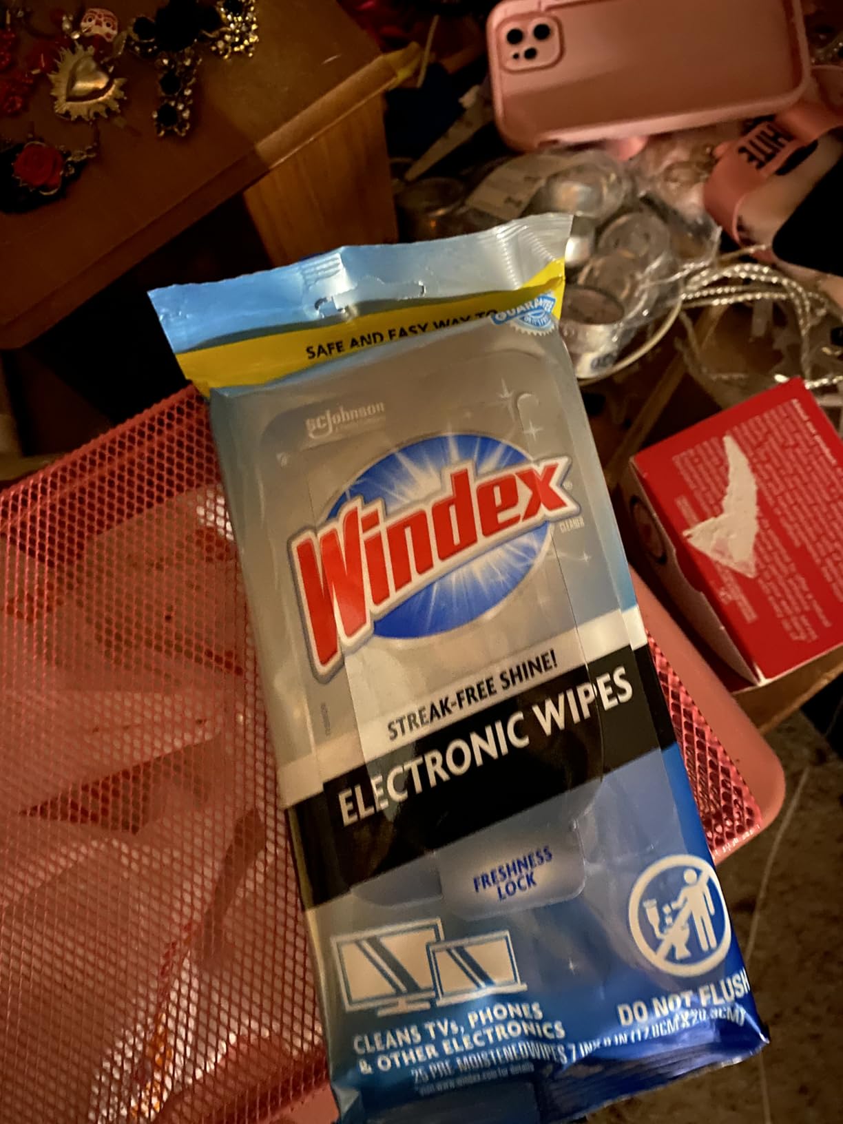 Windex Electronic Cleaning Wipes, Pre-Moistened Screen Wipes for TVs, Phones, and Other Electronics, Resealable for a Freshness Lock, 25 Count customer photo 2