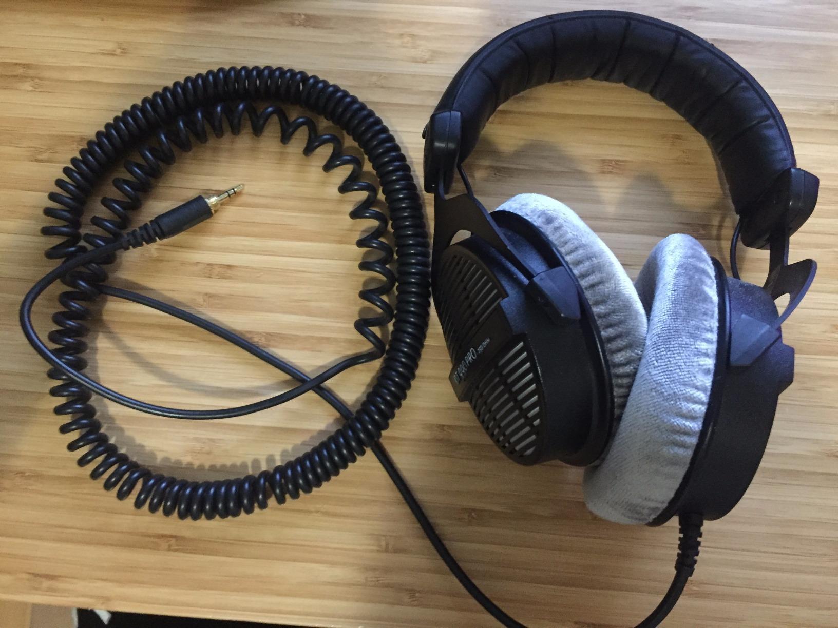 beyerdynamic DT 990 Pro (250 Ohm), Open-Back Studio Headphones, Black customer photo 1