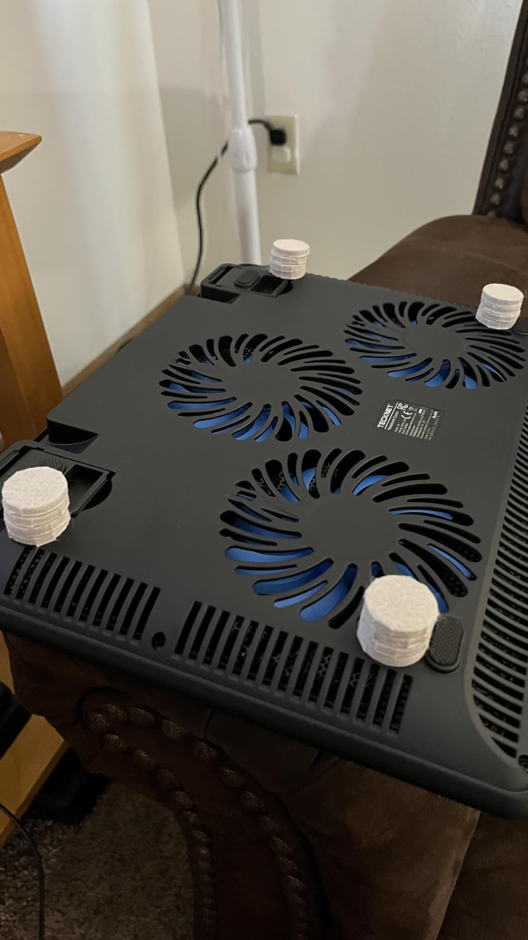 TECKNET Laptop Cooling Pad, Portable Slim Quiet USB Powered Laptop Notebook Cooler Cooling Pad Stand Chill Mat with 3 Blue LED Fans, Fits 12-17 Inches (Black) customer photo 1