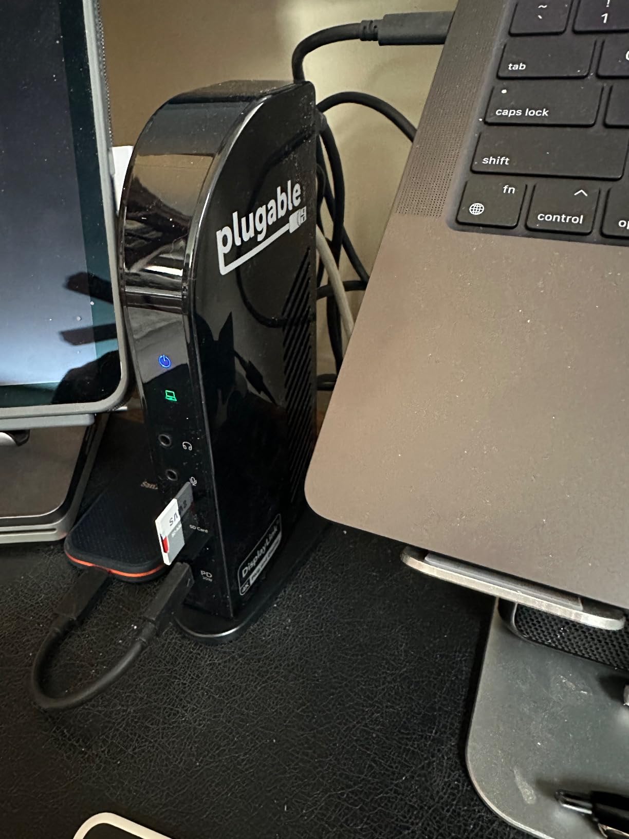 Plugable USB-C Triple Monitor Docking Station: 13-in-1 Laptop Dock with 100W Charging for Mac (DisplayLink Driver Required), Windows, Chrome, 3 HDMI, Gigabit Ethernet, SD, USB-C 20W, 4 USB - UD-ULTCDL customer photo 2