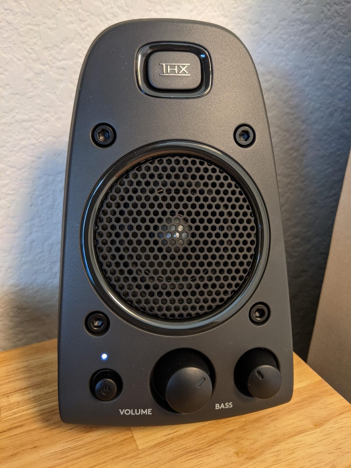 Logitech Z625 Powerful THX Certified 2.1 Speaker System with Optical Input customer photo 2