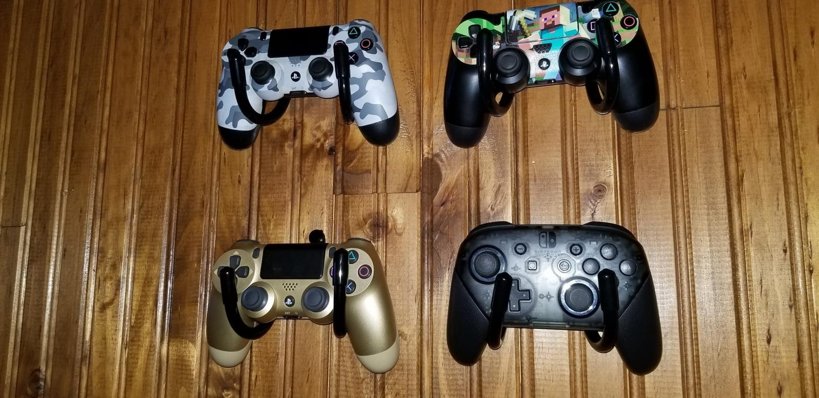 YYST Universal Game Controller Organizer Wall Rack Wall Mount Wall Clip Wall Hanger Compatible With Xbox One PS4 Switch Pro controller 4/PK - NO GAME CONTROLLER - No Falling customer photo 2