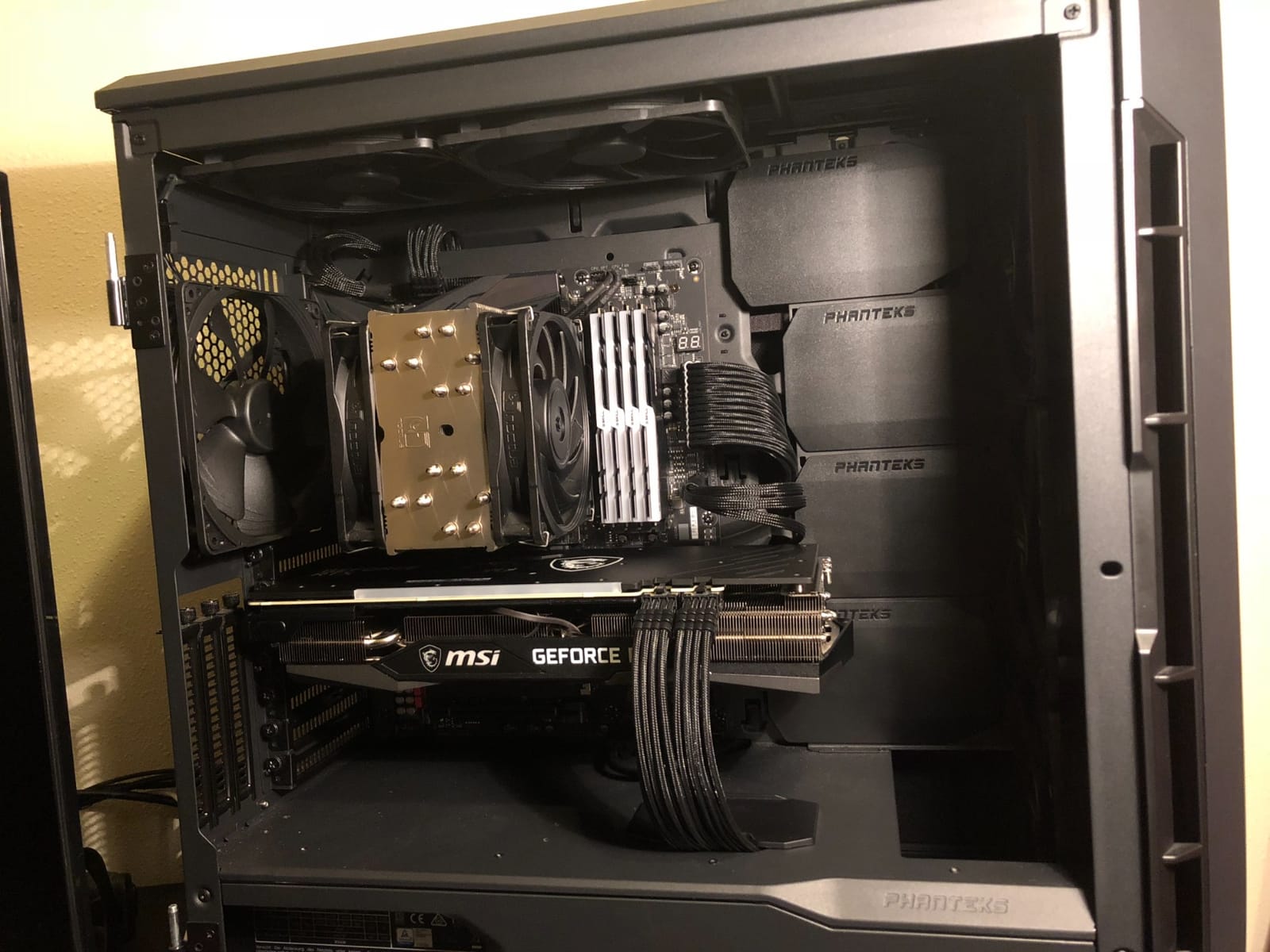 CableMod Pro ModMesh Sleeved Cable Extension Kit (Black) customer photo 1