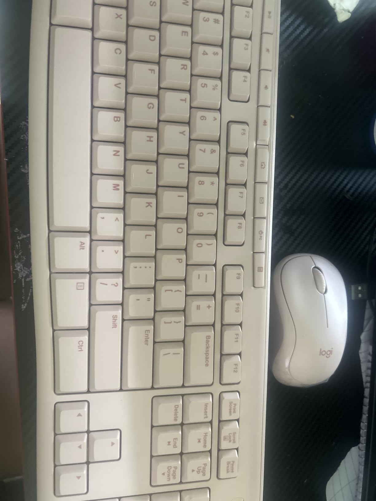 Logitech MK270 Full Size Wireless Keyboard and Mouse Combo - Black customer photo 1