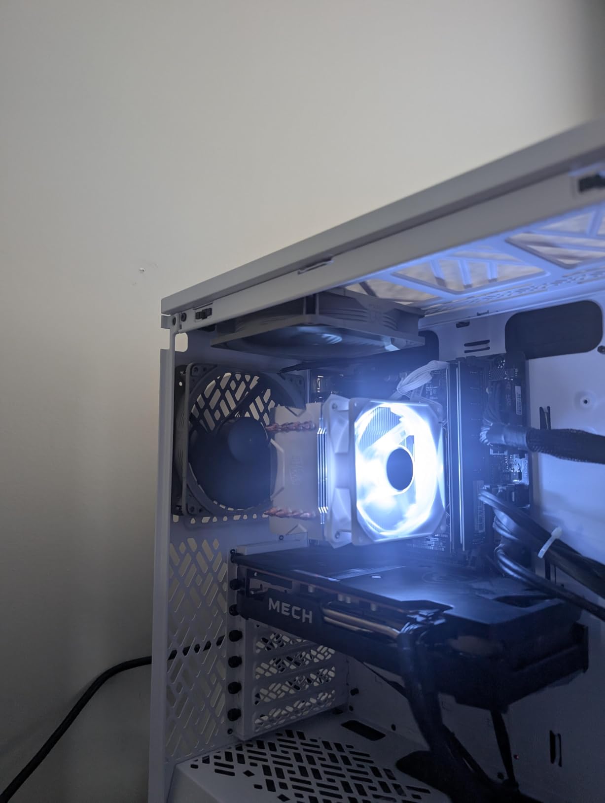 Noctua NF-P12 redux-1700 PWM, High Performance Cooling Fan, 4-Pin, 1700 RPM (120mm, Grey) customer photo 2