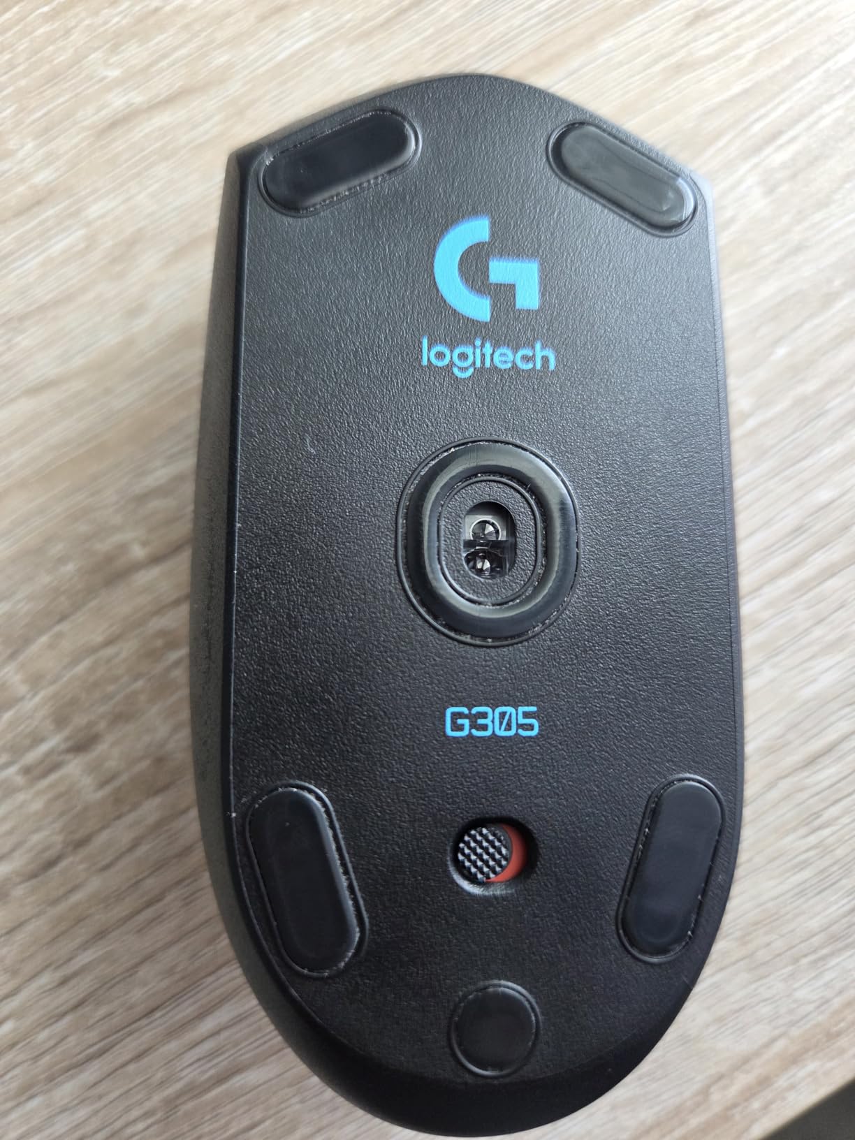 Logitech G305 Lightspeed Wireless Gaming Mouse, Hero Sensor, 12,000 DPI, Lightweight, 6 Programmable Buttons, 250h Battery, On-Board Memory, Compatible with PC, Mac - White customer photo 1