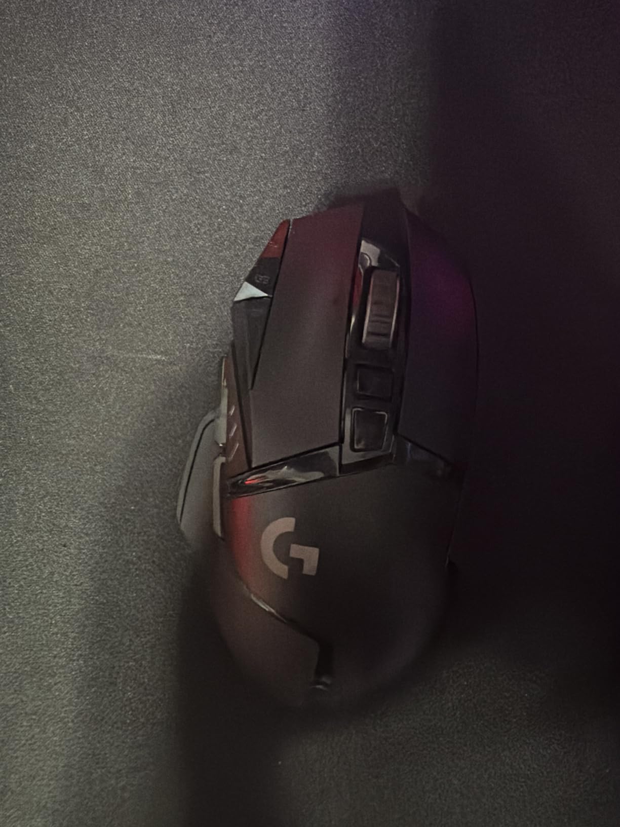 Logitech G502 Lightspeed Wireless Gaming Mouse with Hero 25K Sensor, PowerPlay Compatible, Tunable Weights and Lightsync RGB - Black customer photo 1