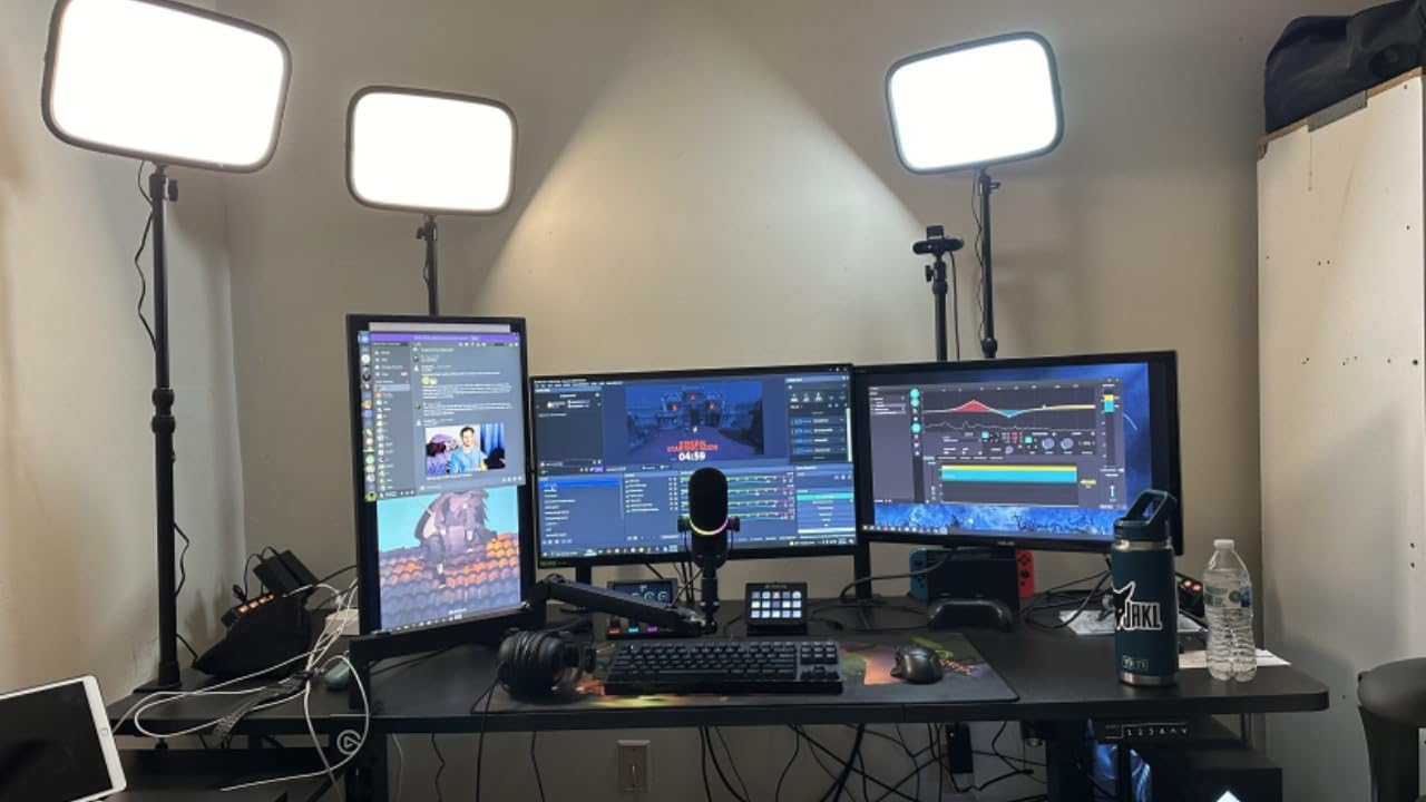 Elgato Key Light, Professional 2800 Lumens Studio Light customer photo 1