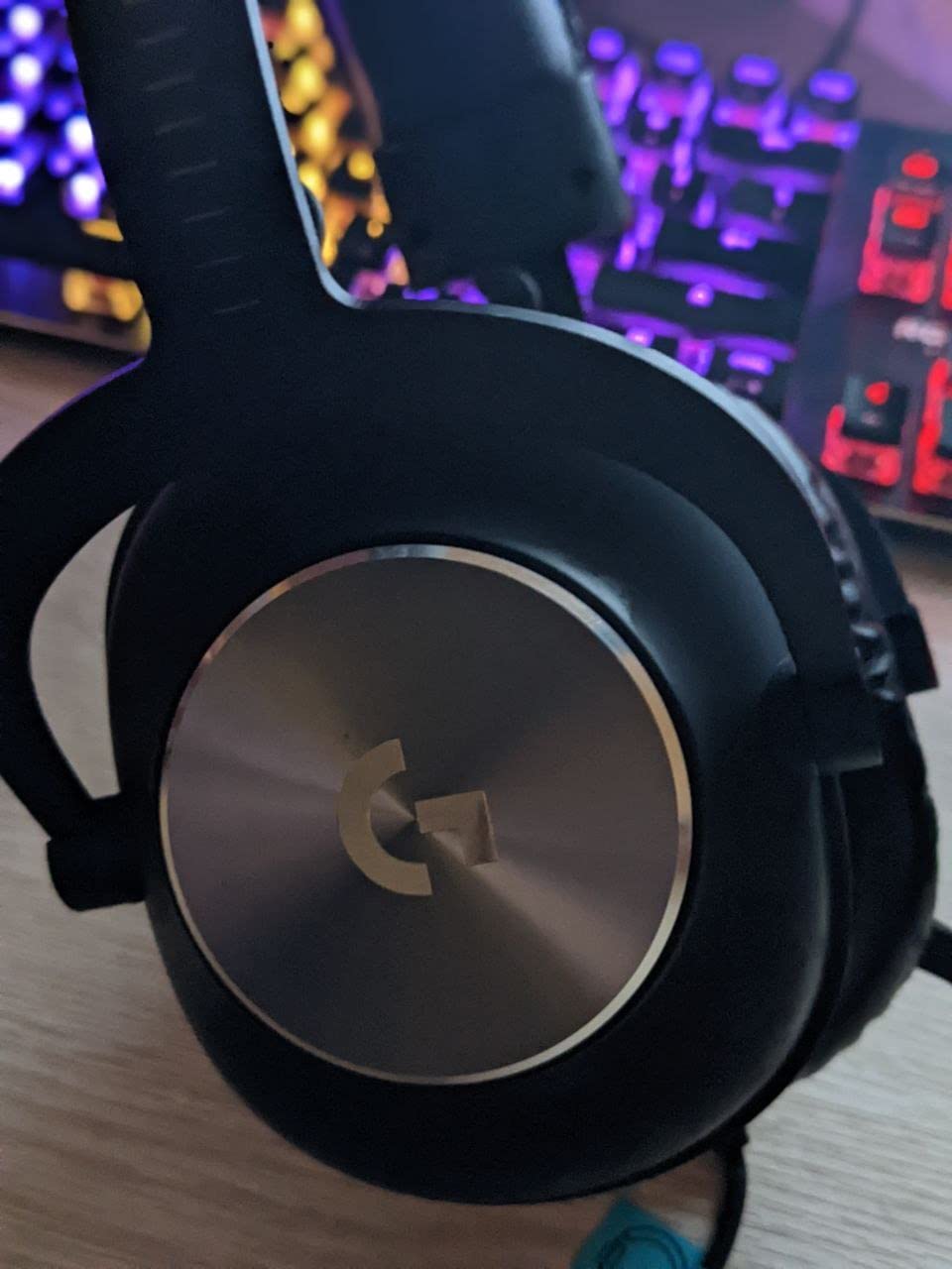 PRO X Wired Gaming Headset - Black | Blue VO!CE Detachable Boom Mic, DTS 7.1, 50 mm Drivers, USB/3.5mm Aux, Spare Memory Foam Ear Pads, Bag & USB DAC Included customer photo 1