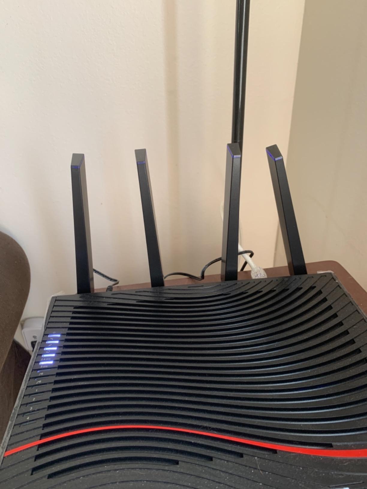 NETGEAR Nighthawk Cable Modem WiFi Router Combo (C7800) - Compatible with Cable Providers Including Xfinity by Comcast, Cox, Spectrum | Cable Plans Up to 1 Gigabit | AC3200 WiFi Speed | DOCSIS 3.1 customer photo 2