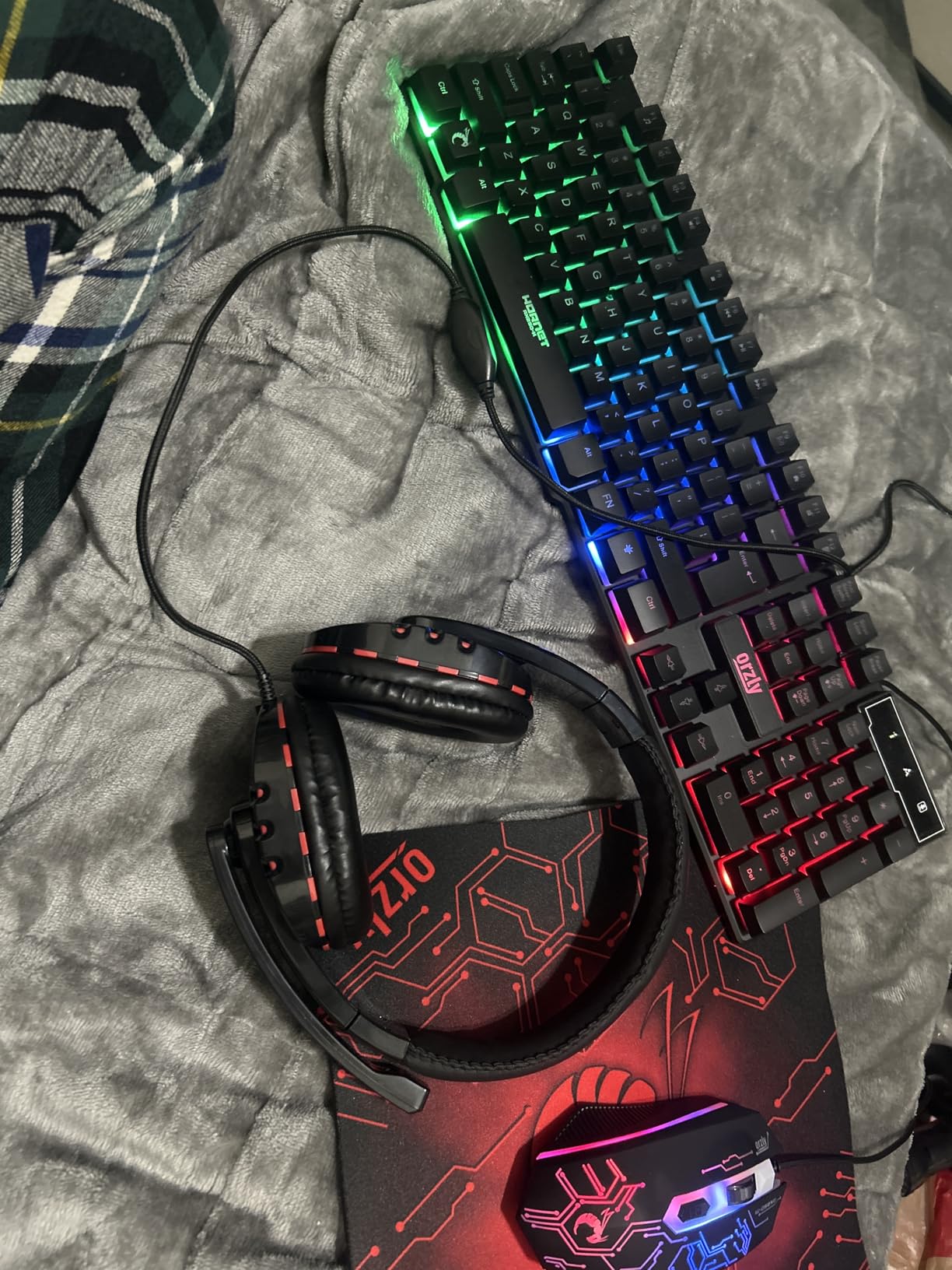 Gaming Keyboard and Mouse and Mouse pad and Gaming Headset, Wired LED RGB Backlight Bundle for PC Gamers and Xbox and PS4 Users - 4 in 1 Edition Hornet RX-250 customer photo 2