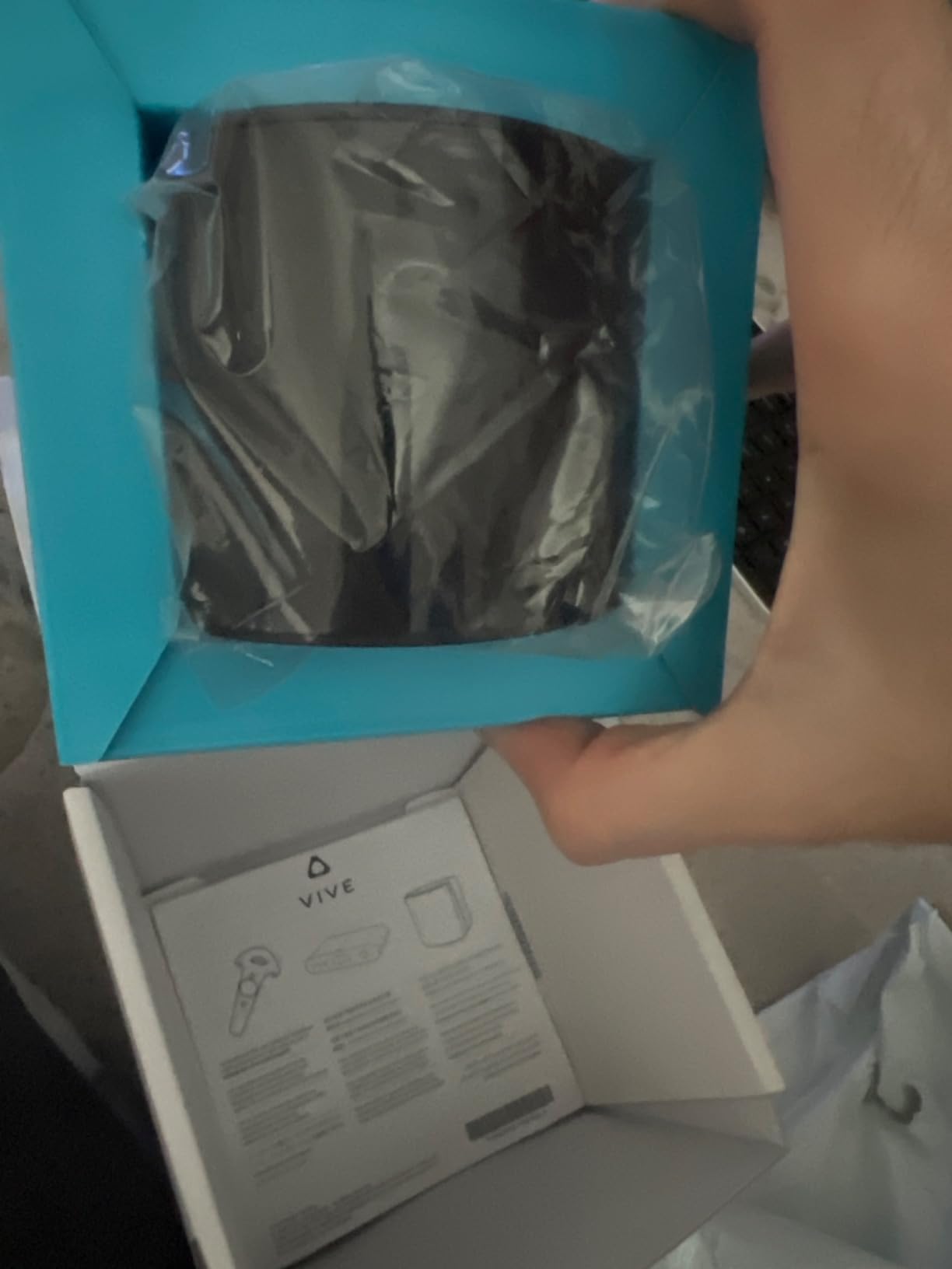 HTC Vive SteamVR Base Station 2.0 (Single) - Precision Room-Scale Tracking for PC VR, Black customer photo 1