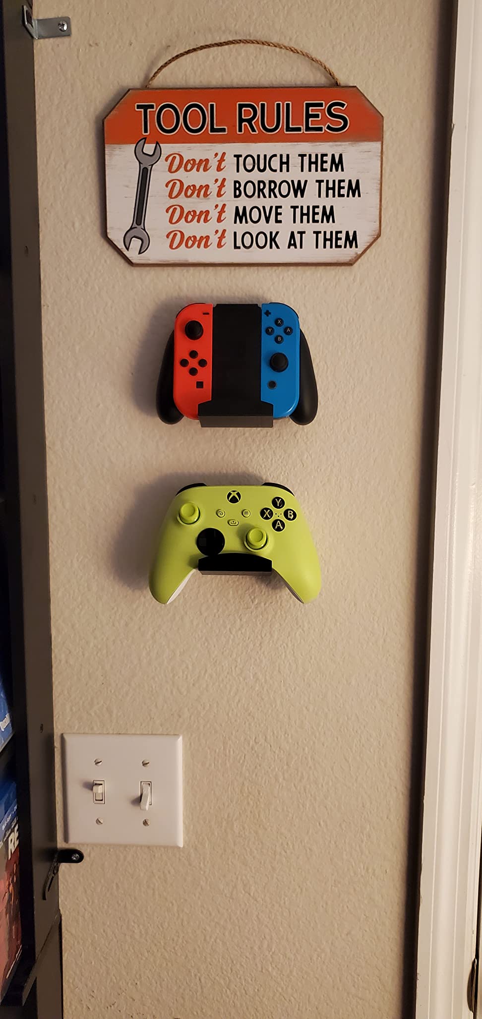 BRAINWAVZ Game Controller Holder Wall Mount Stand (2 Pack) for Xbox, PS5, Series X, ONE, PS4, PS3, Switch, Nintendo, PC & More, Fits Latest & Retro Gamepads, Stick On, Easy to Install, UGC1 customer photo 1