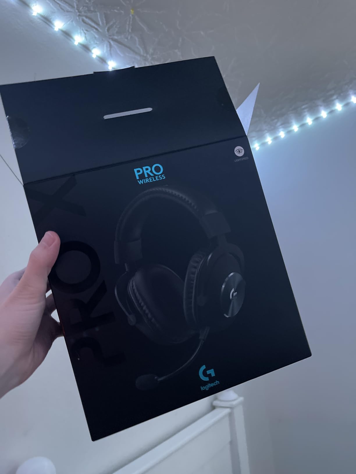 Logitech G PRO X Wireless Lightspeed Gaming Headset - Black | Lightspeed, Blue VO!CE mic filter, 50 mm PRO-G drivers, DTS Headphone:X 2.0 surround sound, 20+ hour battery life customer photo 1