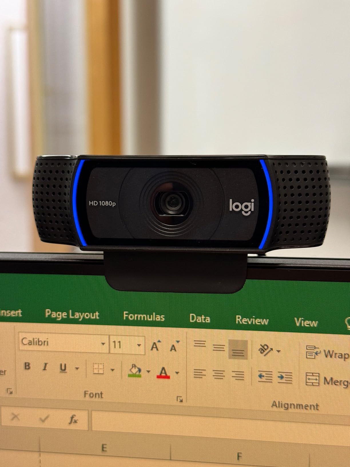 Logitech C920x HD Pro PC Webcam Full 1080p/30fps Video - Black customer photo 1