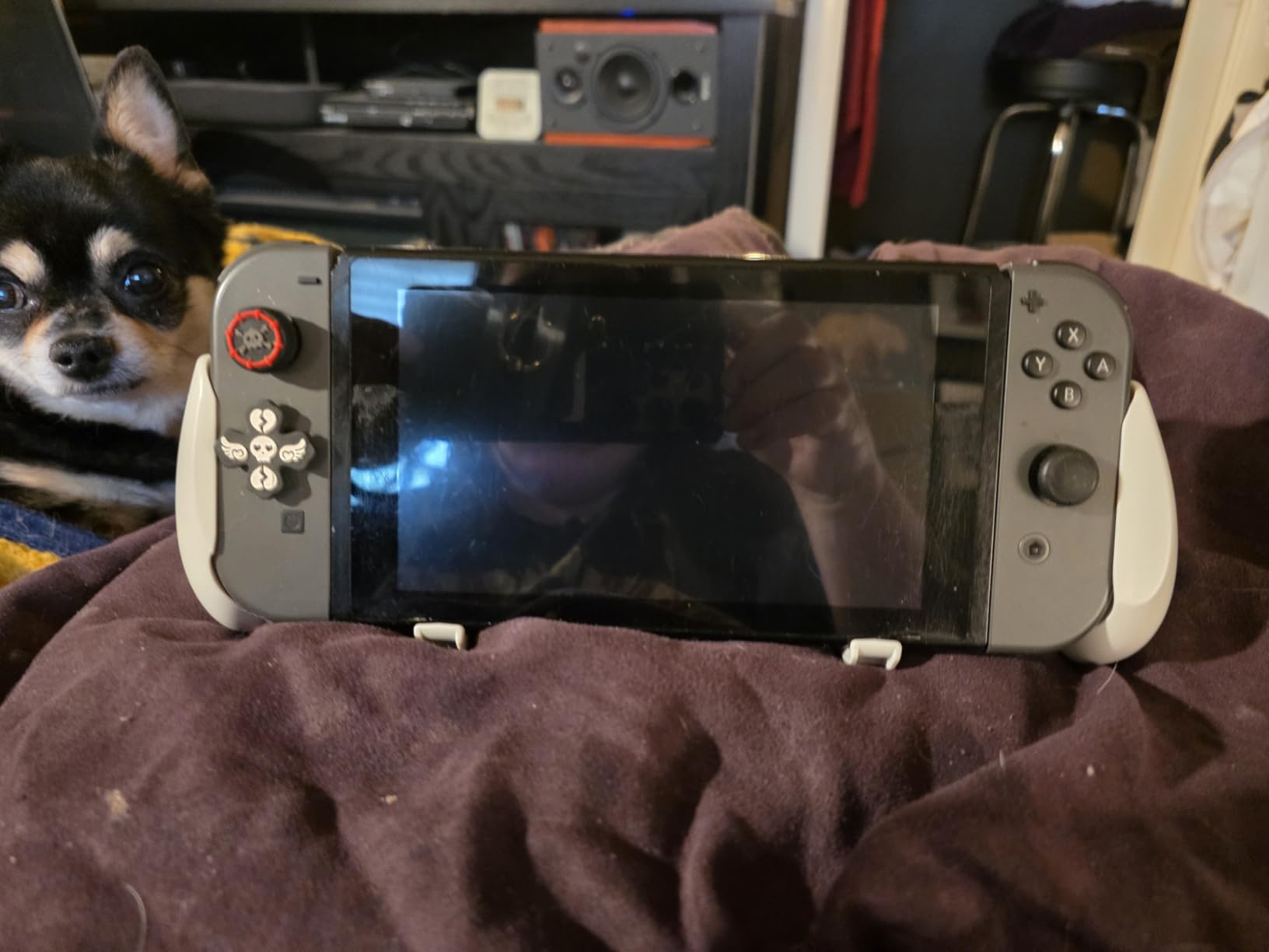 OIVO Switch Grip with Upgraded Adjustable Stand, Asymmetrical Grip with Adjustable Stand and 5 Game Slots-4 Thumb Caps Included, Black customer photo 1