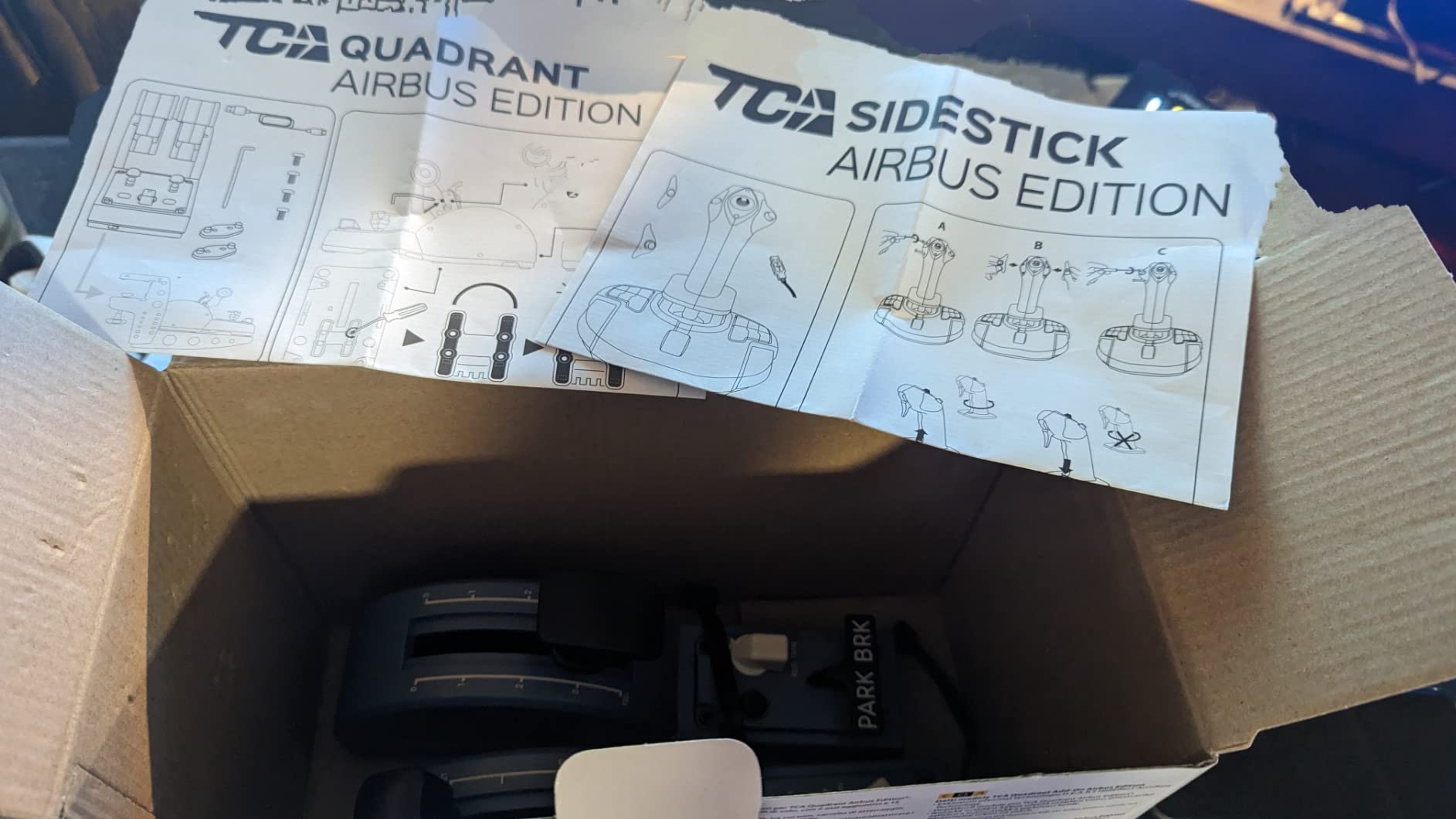 Thrustmaster TCA Quadrant Airbus Edition Flight Sim Throttle - PC | Detents, switches, thrust reversers, 2 axes, 16 buttons, Hall-Effect sensors, linear mode, for realistic cockpit control customer photo 1