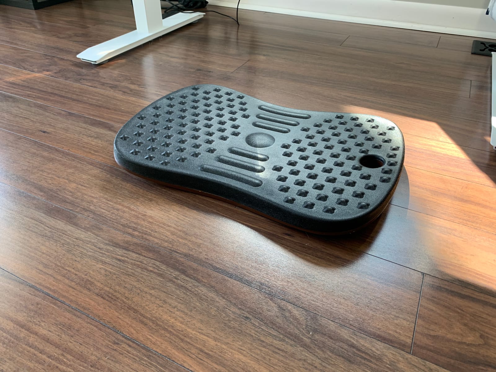 Seville Classics airLIFT Premium Anti Fatigue Wooden Balance Wobble Board Mat w/Massage Points, for Office Standing Desk, Home, Exercise, Therapy, Sports Training, Black, 20