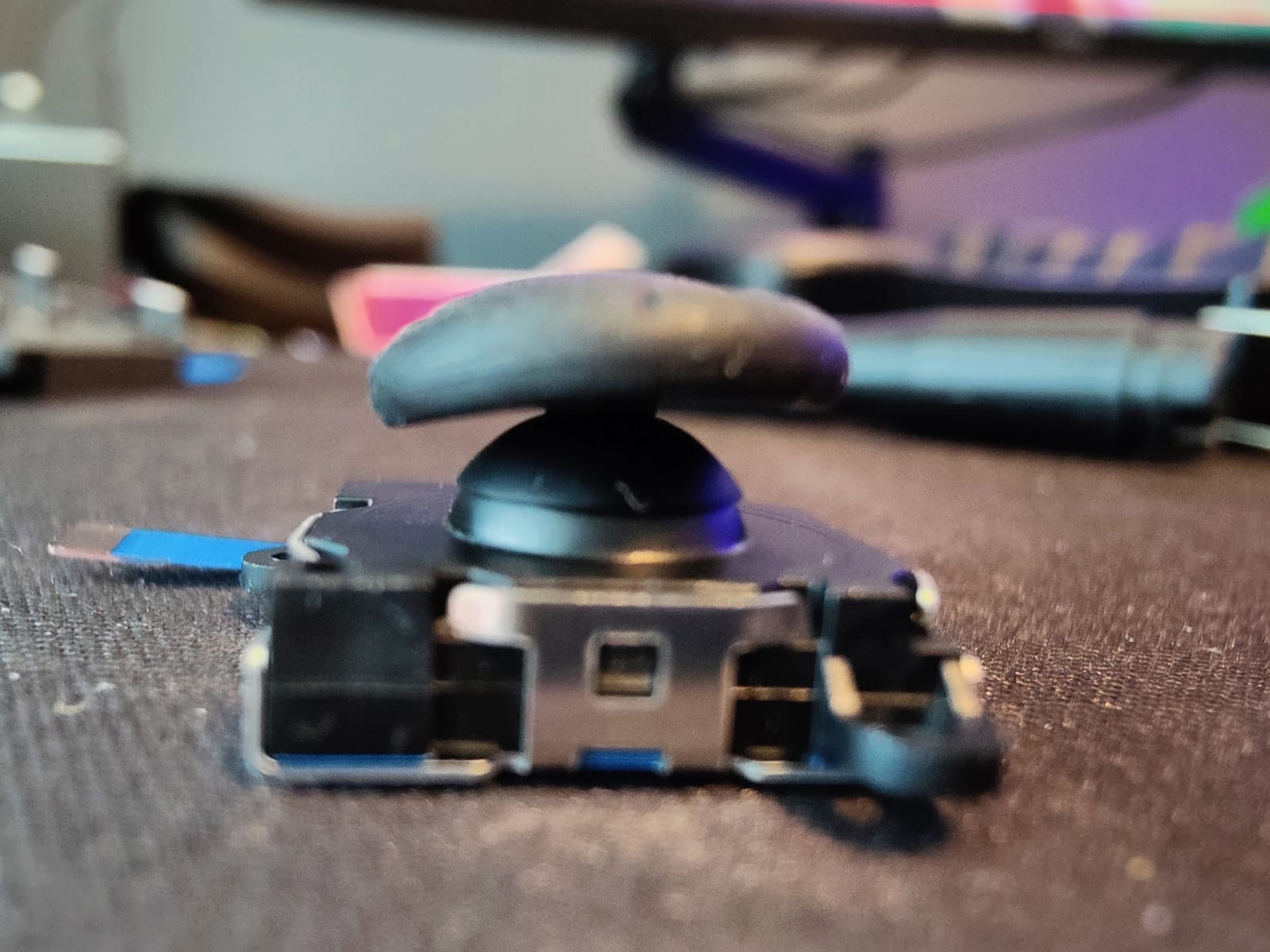 iFixit Joystick Compatible with Nintendo Switch Joy-Con and Switch Lite - Repair Kit (Black) customer photo 2