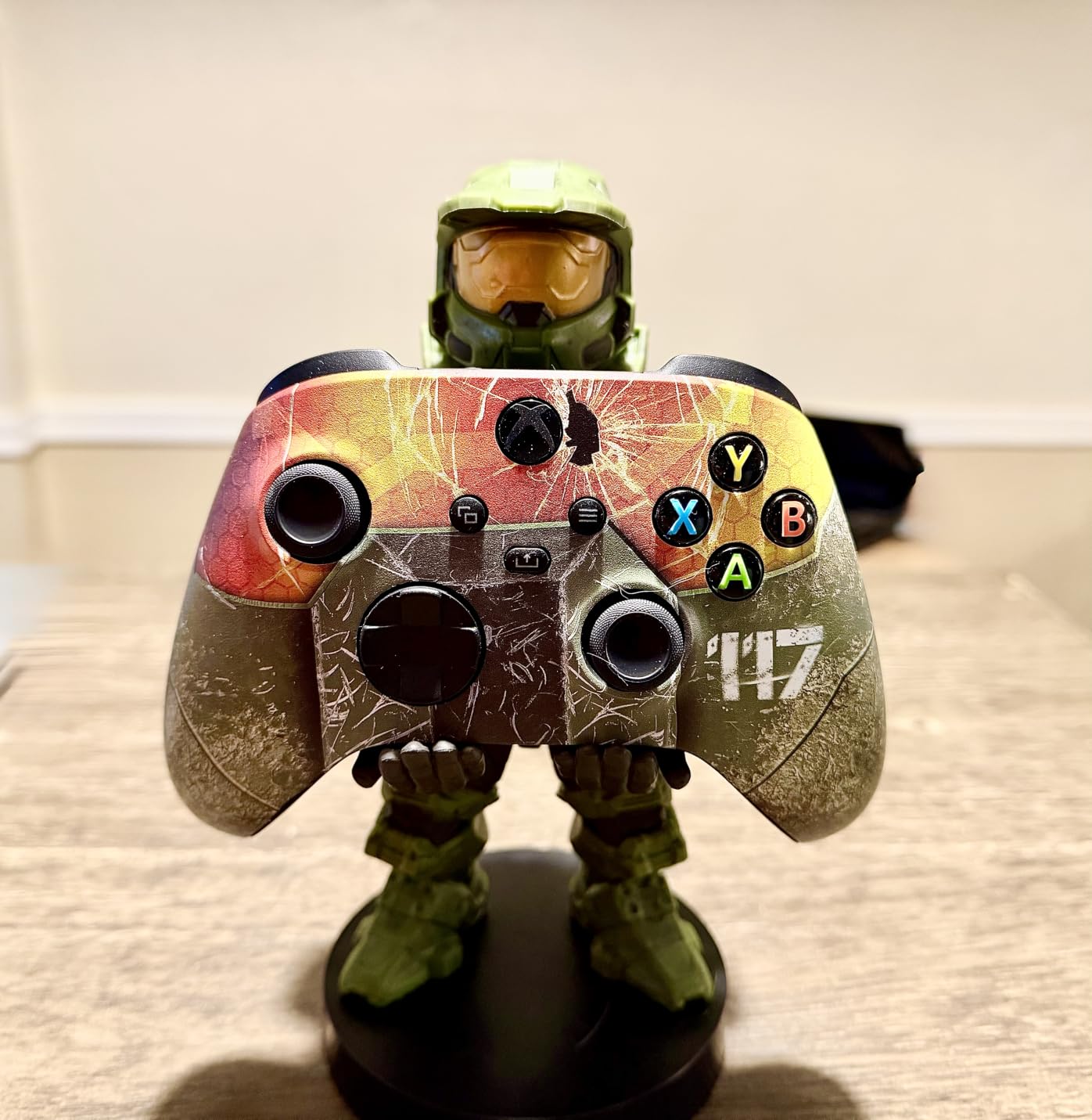 Halo: Master Chief - Mobile Phone & Gaming Controller Holder, Device Stand, Cable Guys, Xbox Licensed Figure, Green customer photo 2