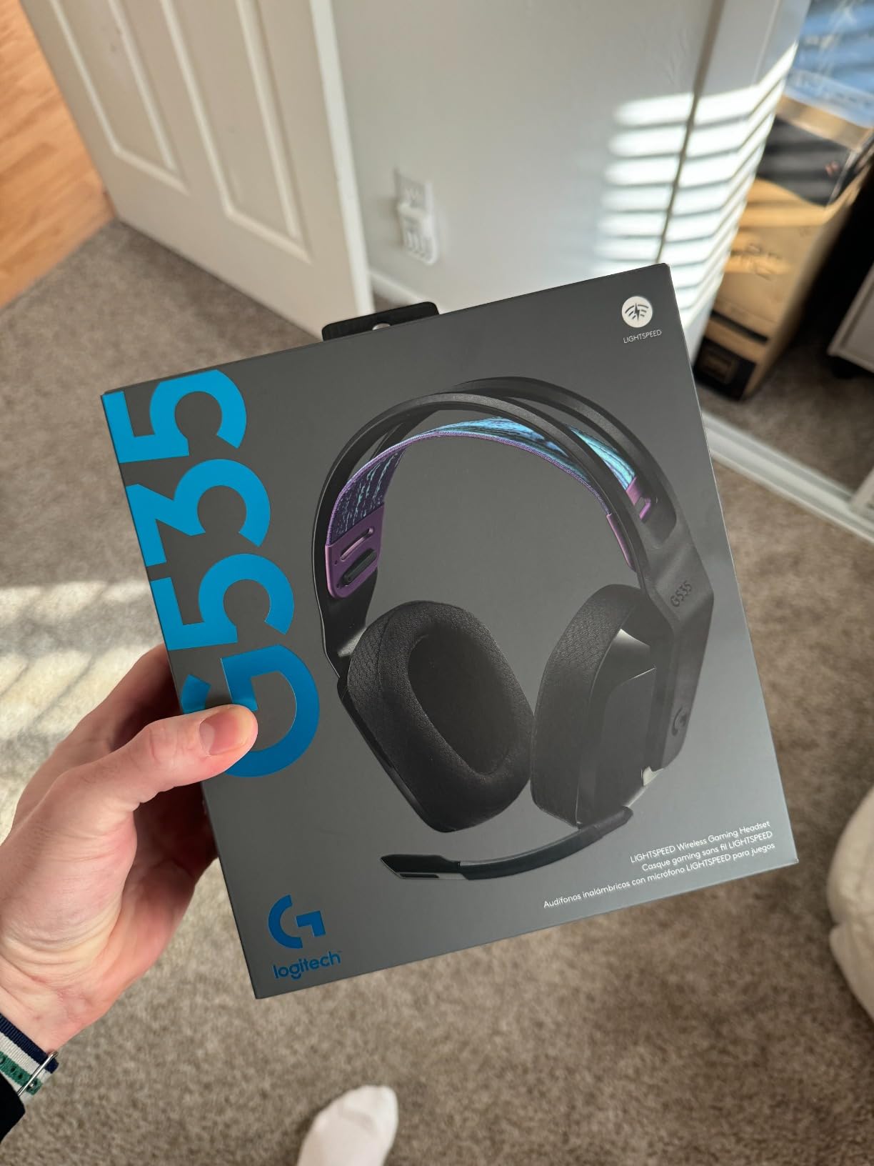 Logitech G535 Lightspeed Wireless Gaming Headset - Black | Lightweight, on-ear design, flip-to-mute microphone, USB rechargeable battery customer photo 1