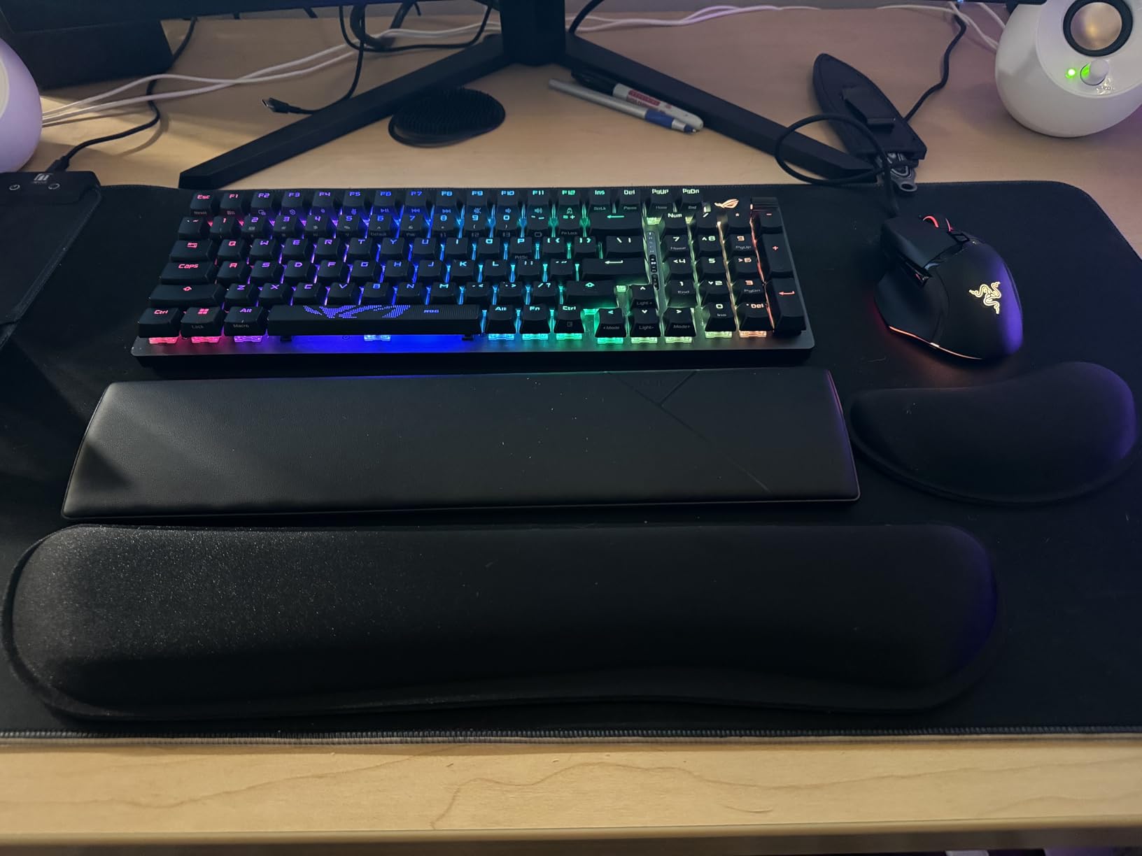GORILLA GRIP Silky Memory Foam Wrist Rest for Computer Keyboard, Mouse, Ergonomic Design for Typing Pain Relief, Desk Pads Support Hand and Arm, Mousepad Rests, Stain Resistant, 2 Piece Pad, Black customer photo 1
