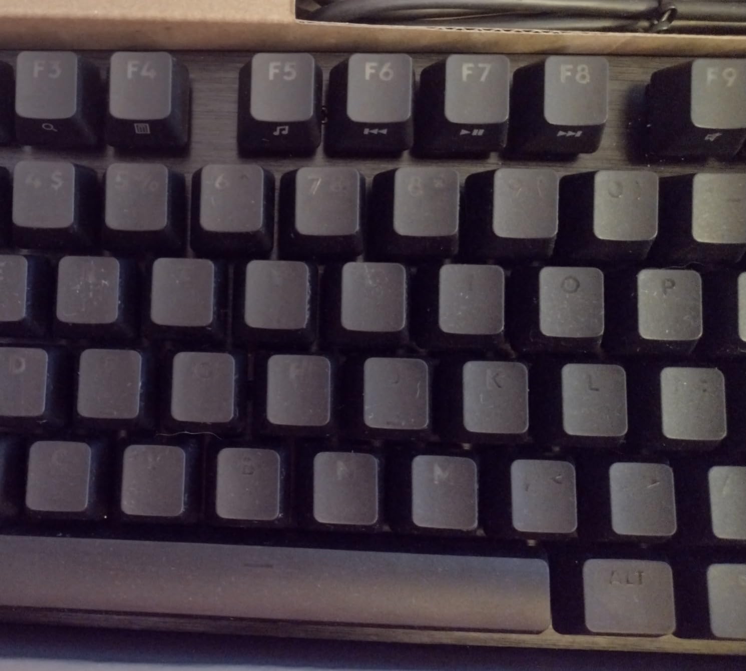 Logitech G413 SE Full-Size Mechanical Gaming Keyboard - Black customer photo 1