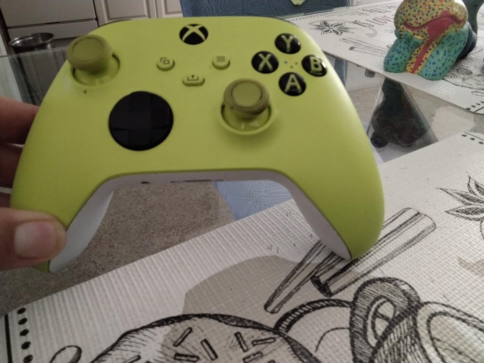 Xbox Wireless Gaming Controller | Electric Volt | Consoles, PCs, TVs, mobile, and more | Textured Grip | Wireless, Bluetooth, USB-C Connectivity customer photo 2