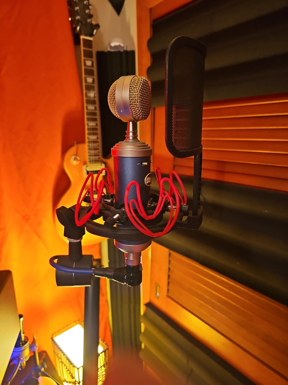Universal Microphone Shock Mount with Pop Filter for All Microphones Size at 21mm-62mm, Includes Anti-Vibration Mic Holder and Pop Filter (Black) customer photo 1