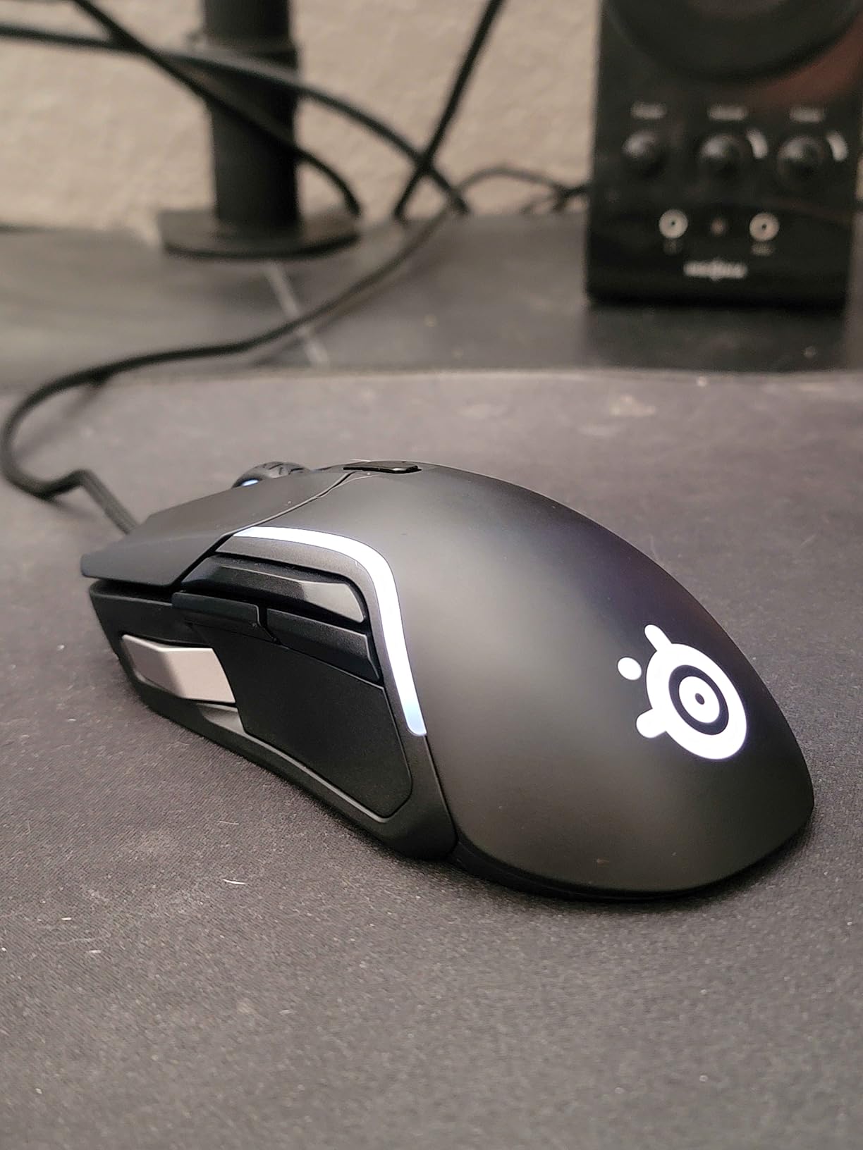 SteelSeries Rival 5 Gaming Mouse with PrismSync RGB Lighting and 9 Programmable Buttons - FPS, MOBO, MMO, Battle Royale - 18,000 CPI TrueMove Air Optical Sensor - Black customer photo 1