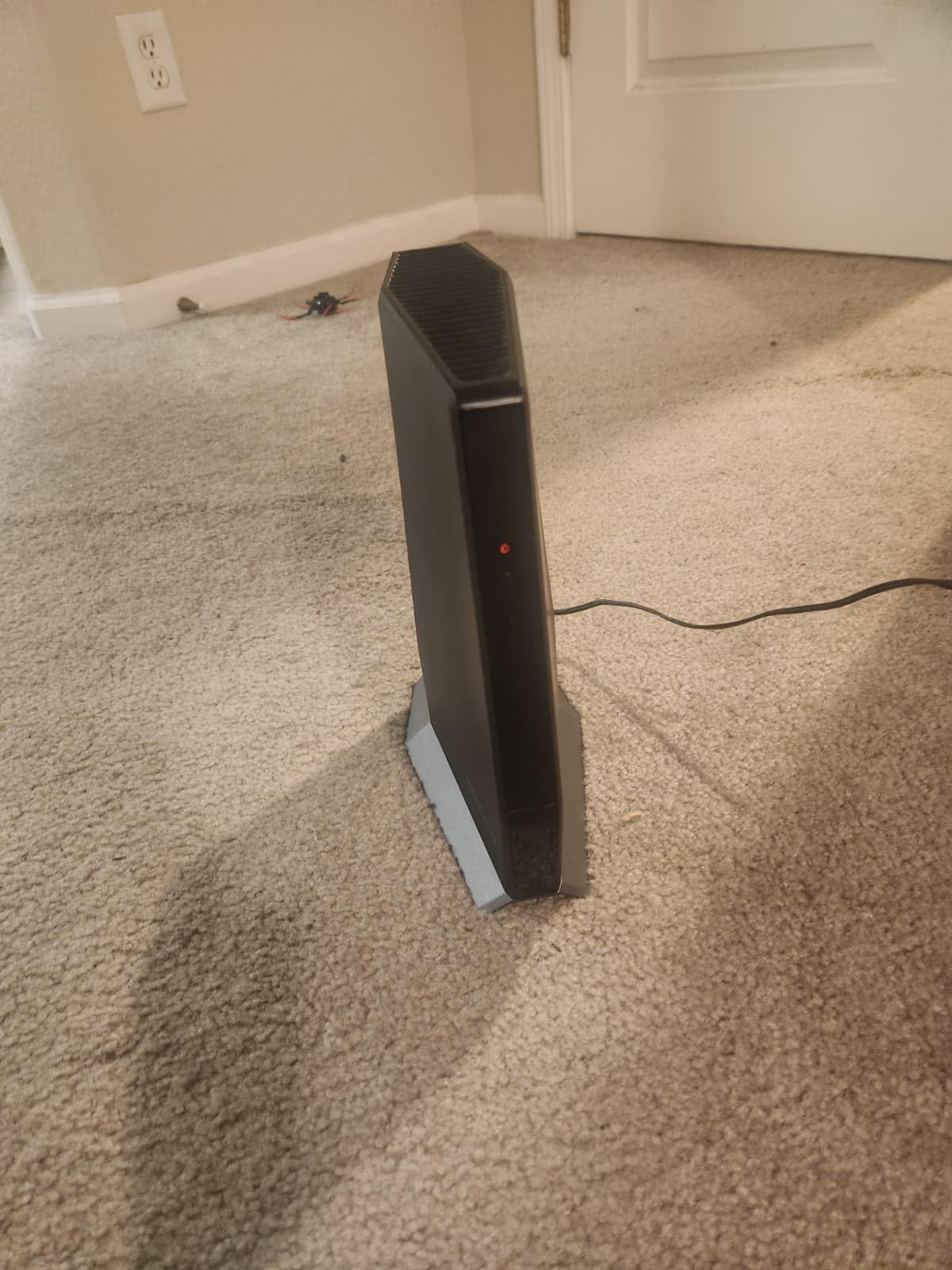 NETGEAR Nighthawk Cable Modem with Built-in WiFi 6 Router (CAX80) - Compatible with All Major Cable Providers | Cable Plans Up to 6Gbps | AX6000 WiFi 6 speed | DOCSIS 3.1 (Renewed) customer photo 1