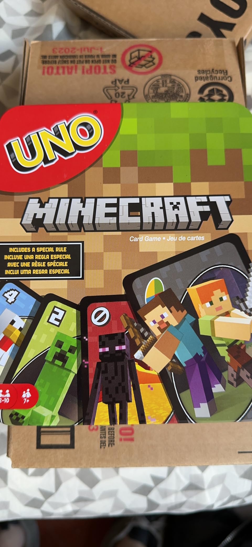 Mattel Games UNO Card Game, Minecraft Edition, Storage Tin Box (Amazon Exclusive) customer photo 1