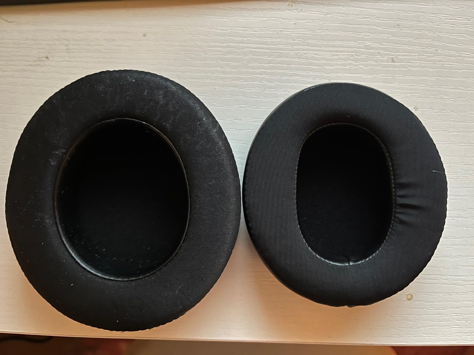 Razer Kraken V3 HyperSense Wired USB Gaming Headset w/Haptic Technology: Triforce Titanium 50mm Drivers - THX Spatial Audio - Hybrid Fabric & Leatherette Memory Foam Cushions - Detachable Mic customer photo 1