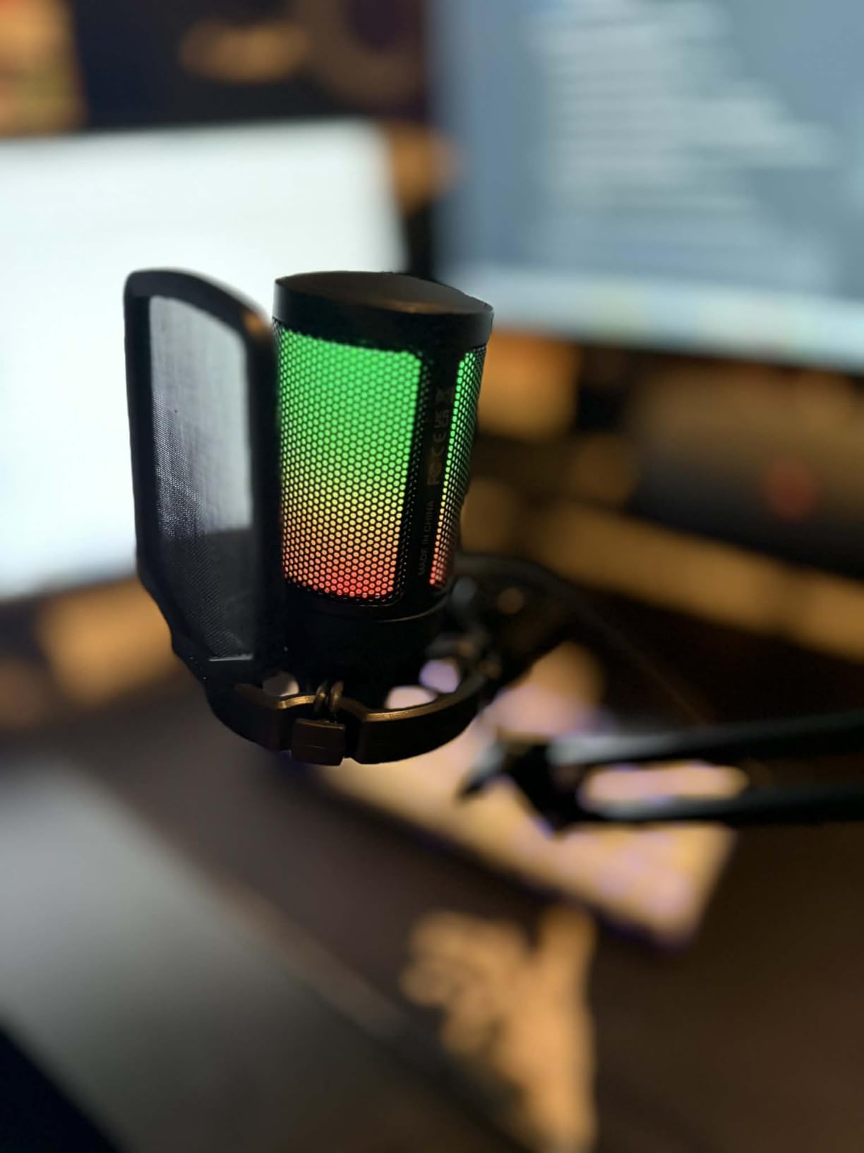 FIFINE AmpliGame A6T USB Gaming Microphone Kit, Condenser Mic for Streaming | Mute Button, RGB Indicator, Boom Arm, Gain Control, Pop Filter, Shock Mount, for PC PS4/5 Discord Twitch Podcasts YouTube customer photo 2