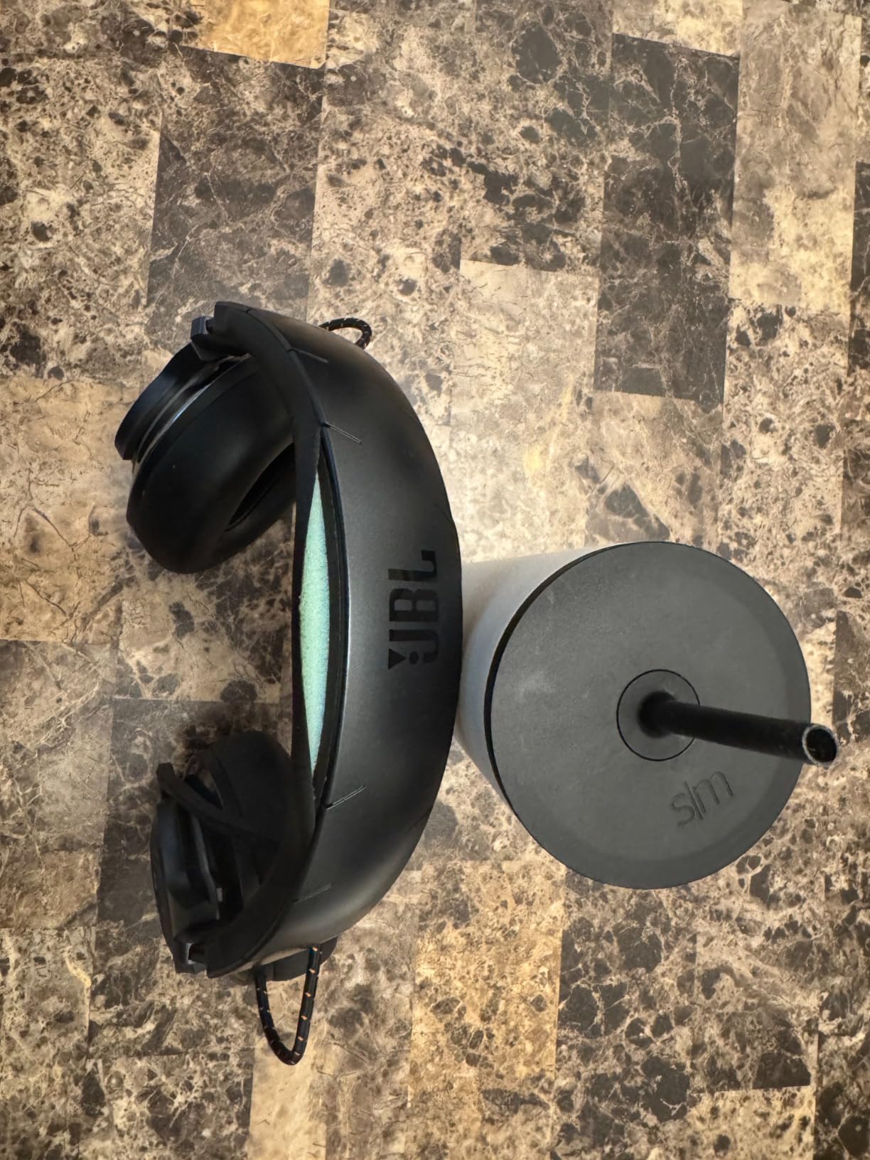 JBL Quantum 810 Wireless Gaming Headset customer photo 1