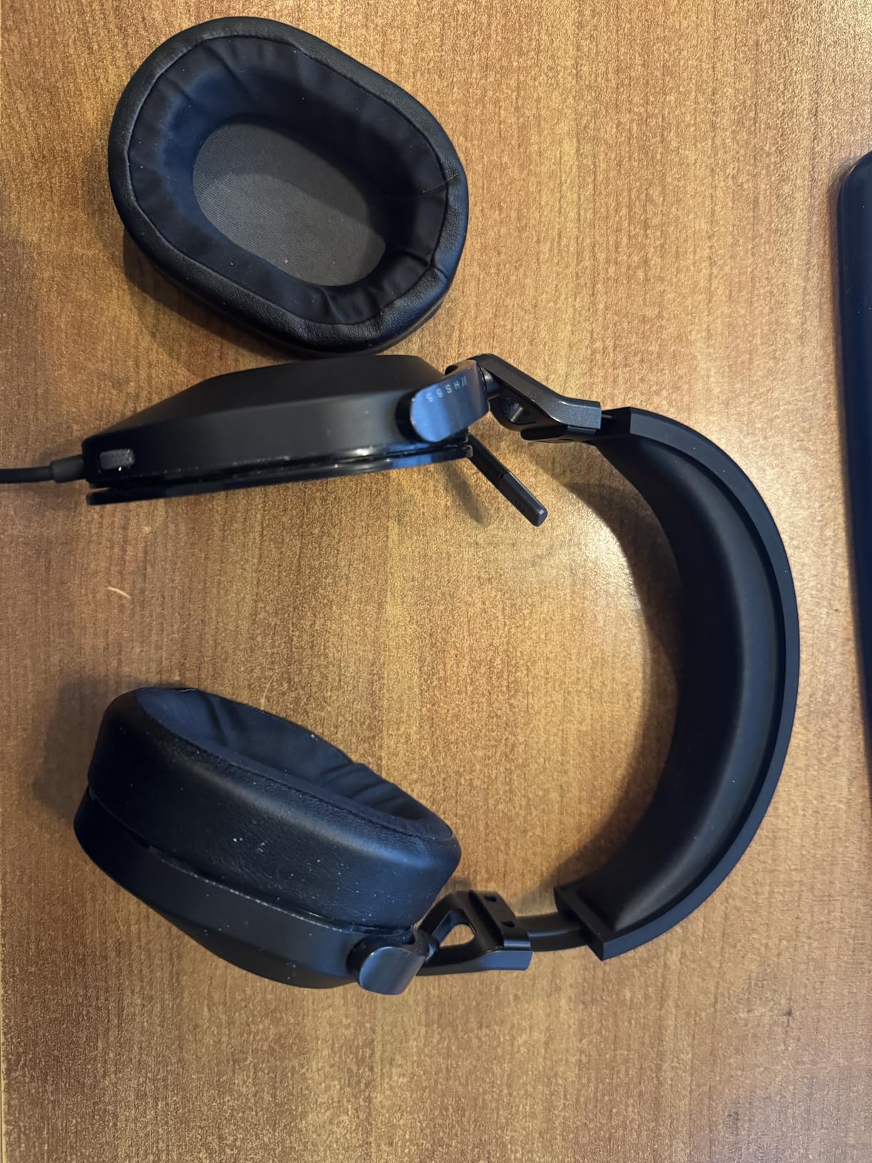 Corsair HS65 Surround Multiplatform Wired Gaming Headset - Dolby Atmos - SonarWorks SoundID - iCUE Compatible - PC, Mac, PS5, PS4, Xbox, Nintendo Switch, Mobile - Carbon customer photo 2