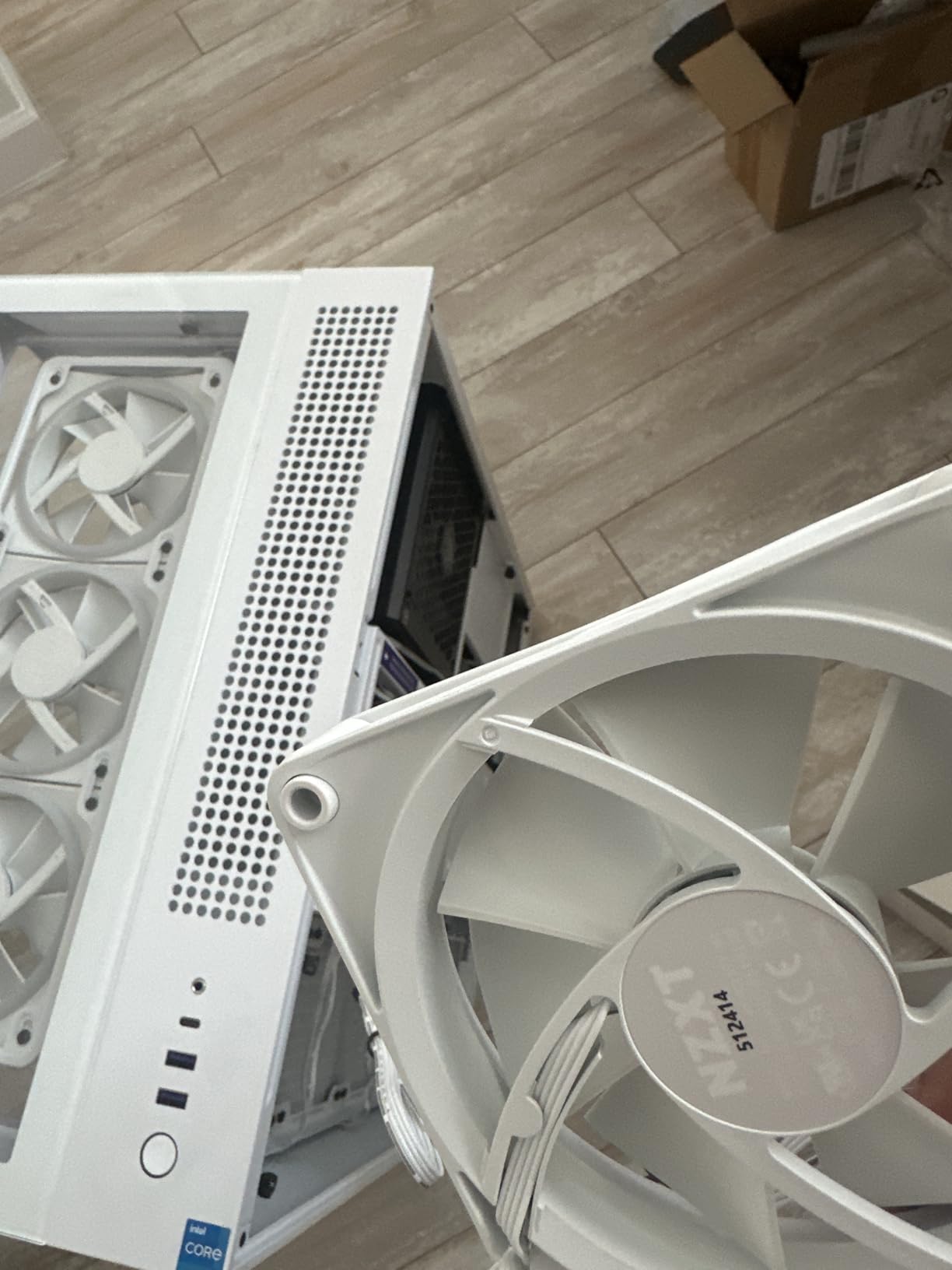 NZXT F120 RGB Triple Pack - 3X 120mm PWM RGB Fans + Hub - White customer photo 1