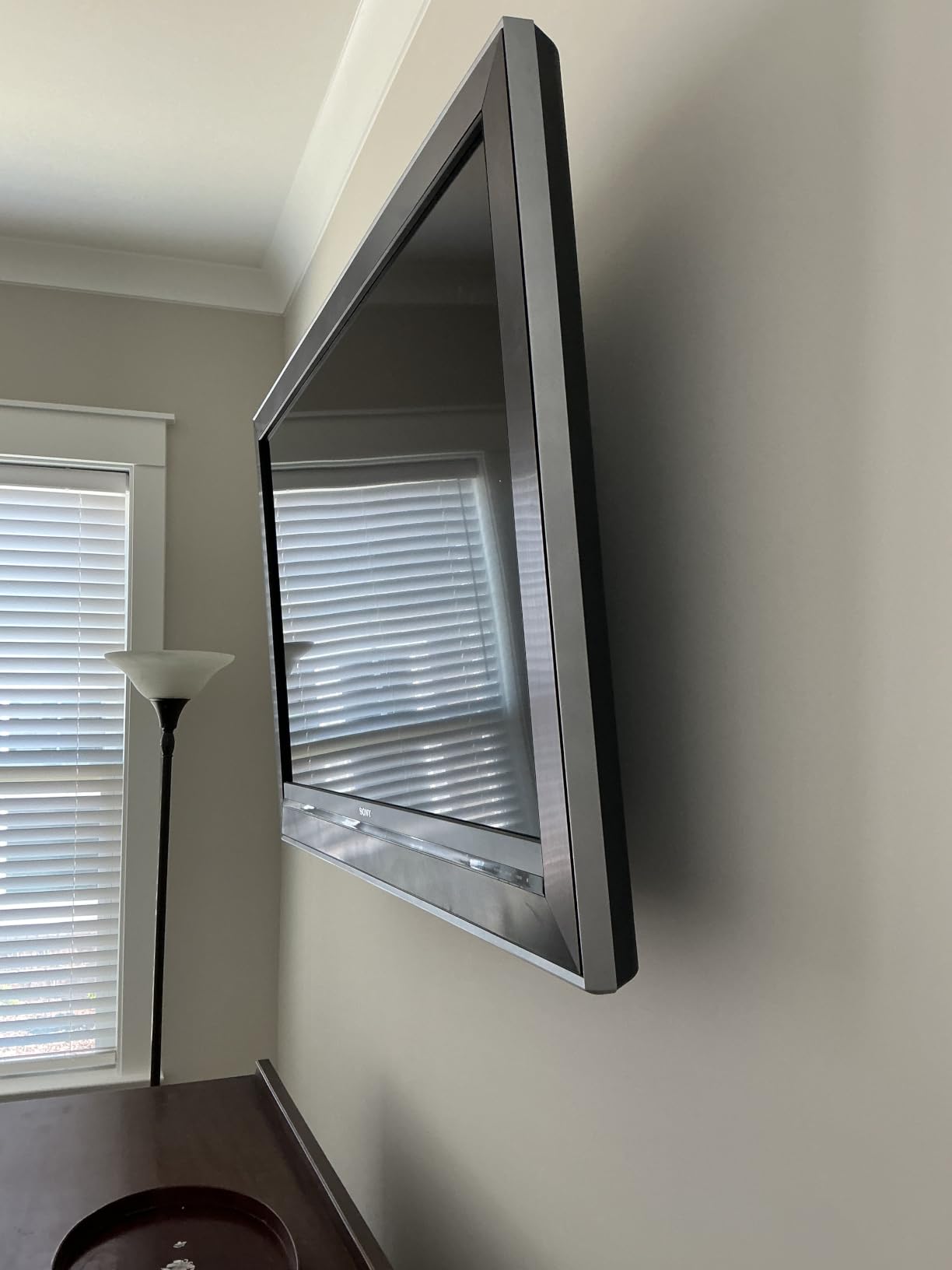 Perlegear UL Listed Full Motion TV Wall Mount for 42-90