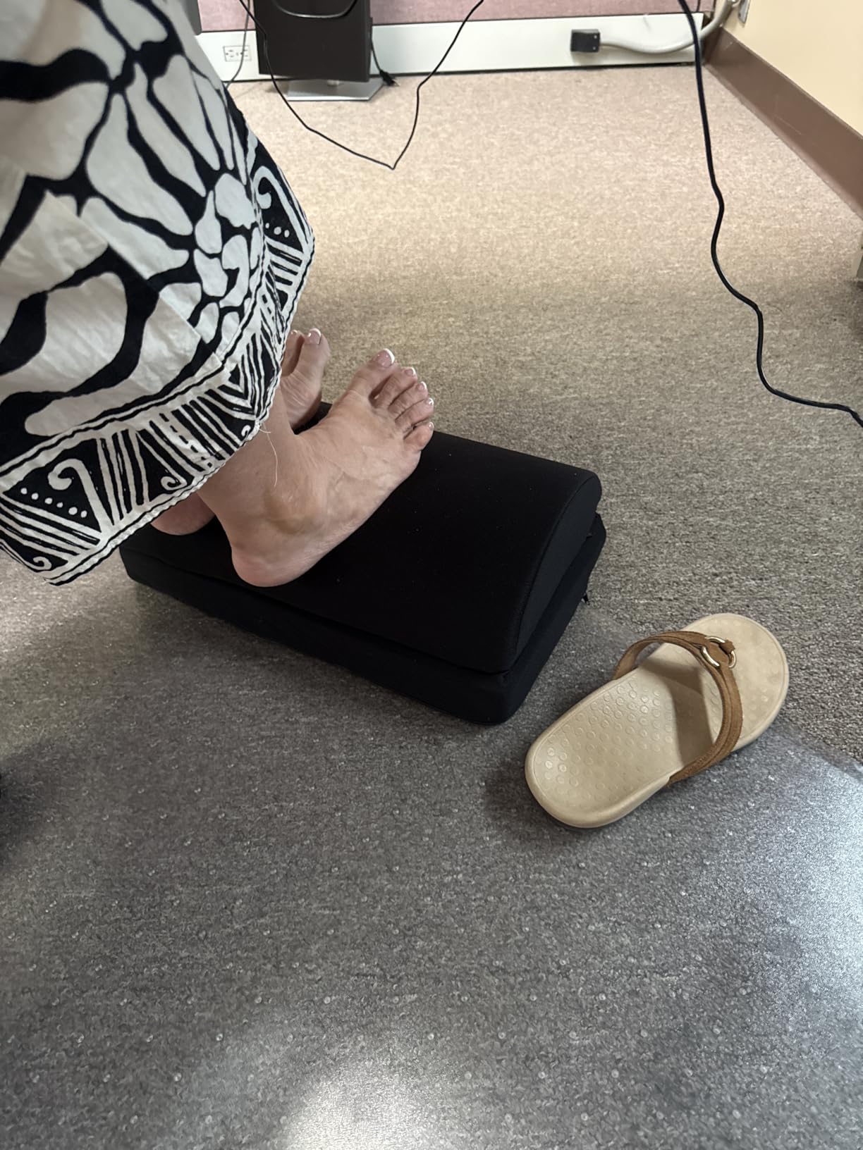 BlissTrends Foot Rest Under Desk, Foot Stool with 2 Adjustable Heights | Comfortable Footrest with Washable Cover for Car,Home and Office to Relieve Back,Lumbar,Knee Pain(Large, Black) customer photo 2