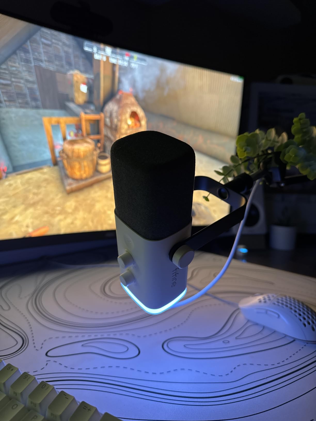 FIFINE AmpliGame AM8 USB/XLR Dynamic Microphone for Gaming Streaming | Podcast Mic with RGB Light, Mute Button, Headphones Jack, Desktop Stand, for Vocal Recording Singing YouTube customer photo 1