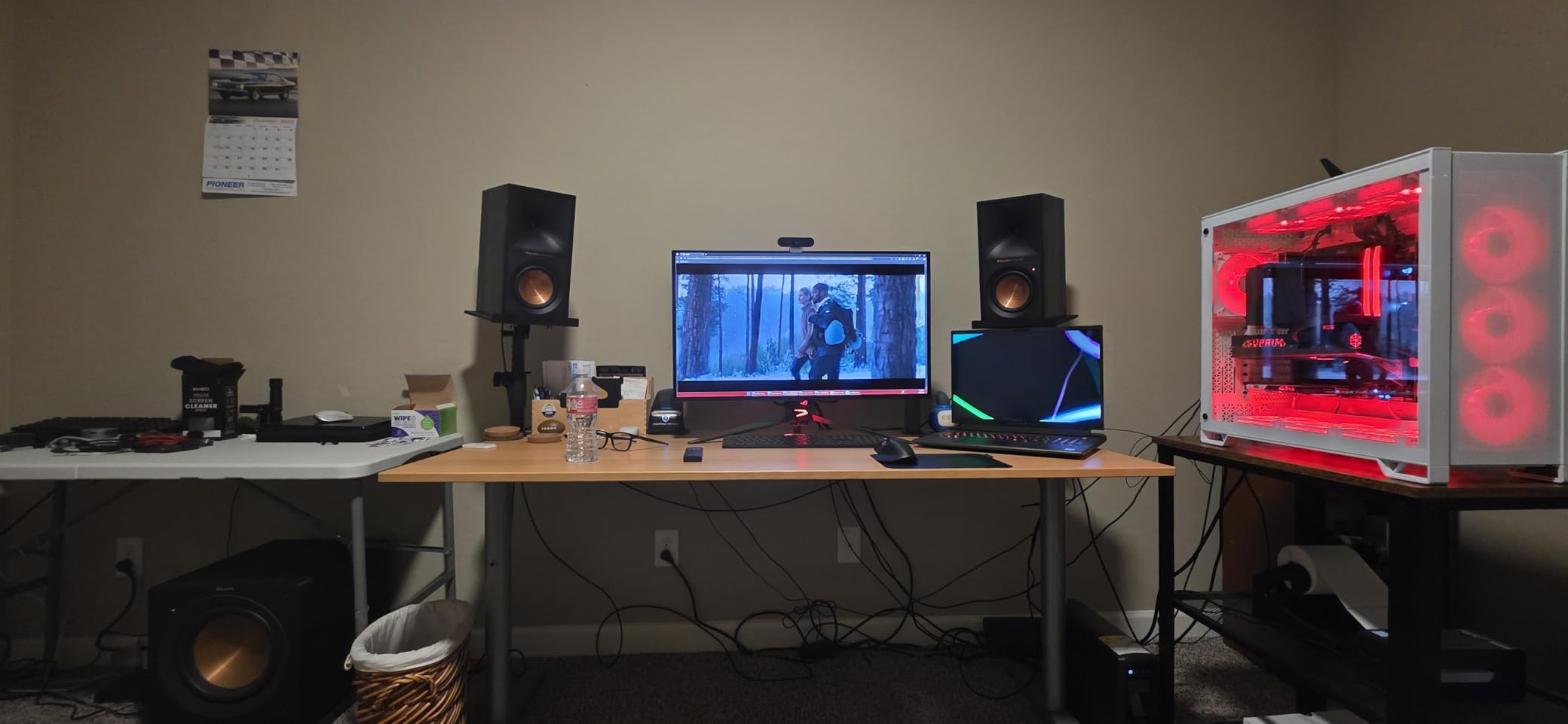 Klipsch Reference R-40PM Powered Bookshelf Speakers - 90-Degree x 90-Degree Tractrix Horn - Linear Travel Suspension - Sleek, Modern Appearance customer photo 1