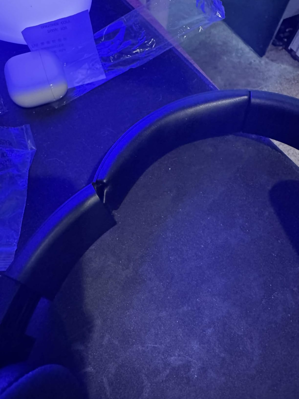 Razer Kraken V3 X Wired USB Gaming Headset: Lightweight Build - Triforce 40mm Drivers - HyperClear Cardioid Mic - 7.1 Surround Sound - Chroma RGB Lighting - Black customer photo 2