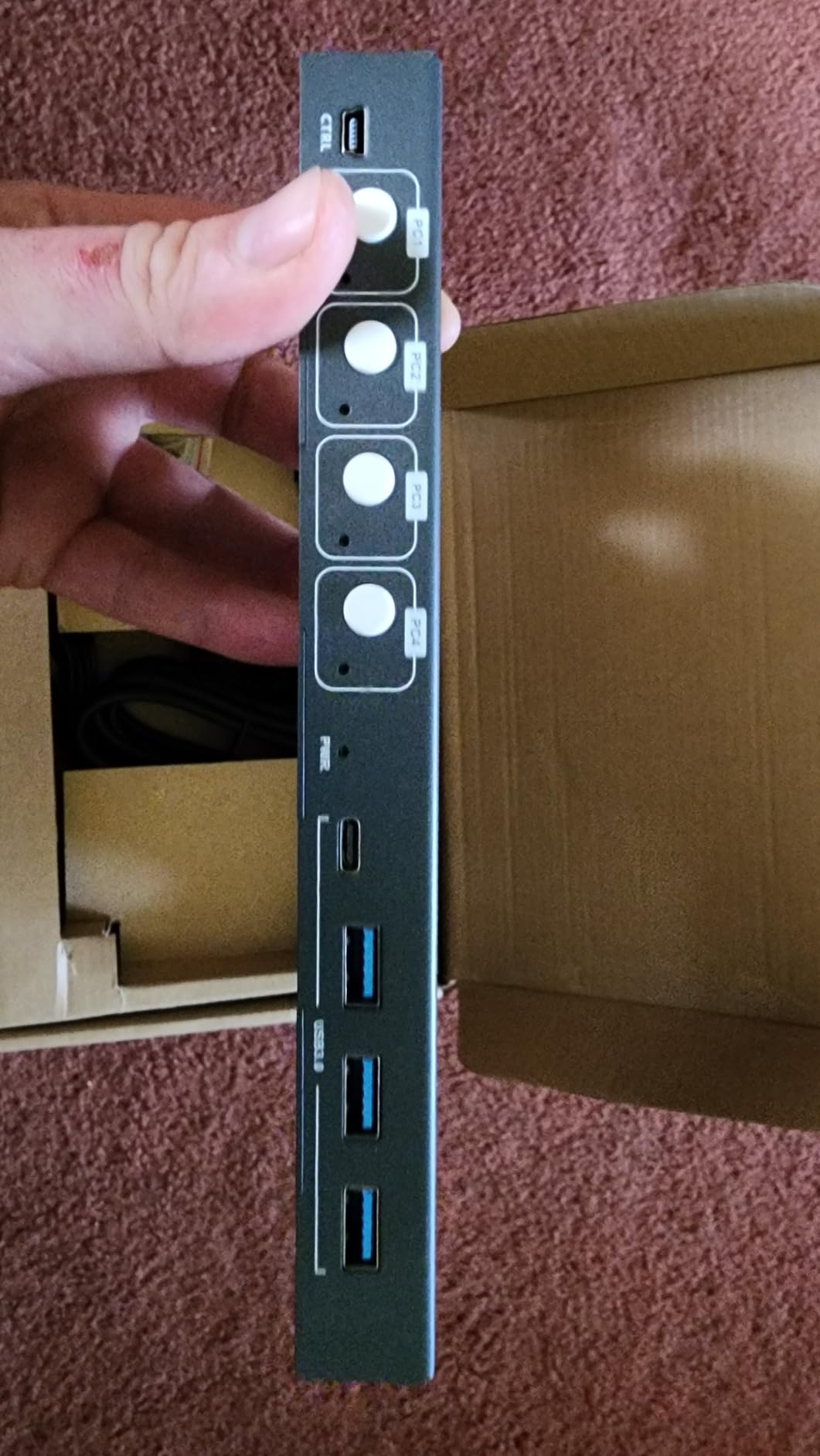 USB3.0 KVM Switch HDMI 4K@60Hz for 4 Computers Share 1 Monitor, KVM Switch 4 Port customer photo 2