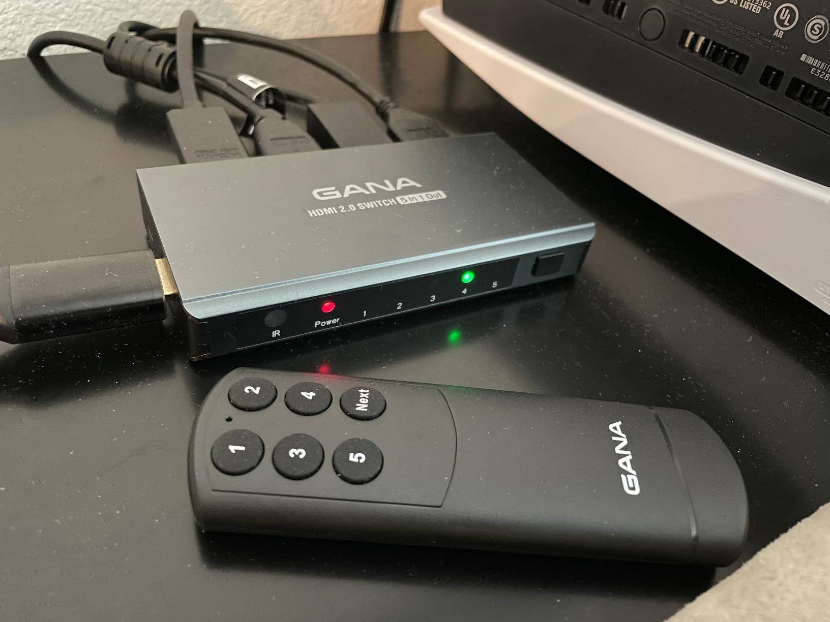 GANA HDMI Switch 5 in 1 Out 4K@60Hz with Remote, Aluminum HDMI 2.0 Switch Box Hub for 3D, HDCP2.2, HDR, Compatible with Xbox, PS5/4/3, Fire Stick, Roku, Blu-Ray Player customer photo 1