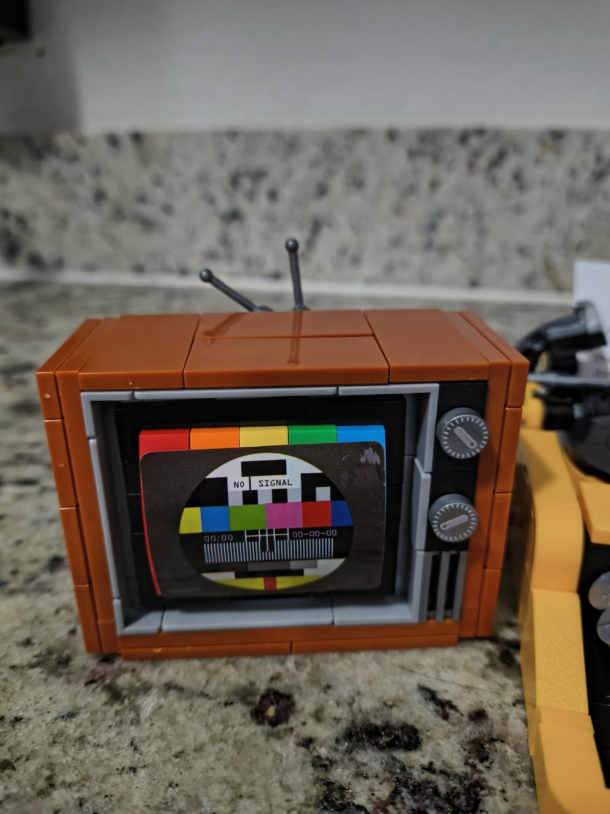 JMBricklayer Adult Vintage Building Sets 20132, Retro Game Console Computer Radio Collectible Model to Build, Nostalgic 80s Gifts for Retro Lovers and Gamers, Unique Vintage Decor Elements(552 Pieces) customer photo 1