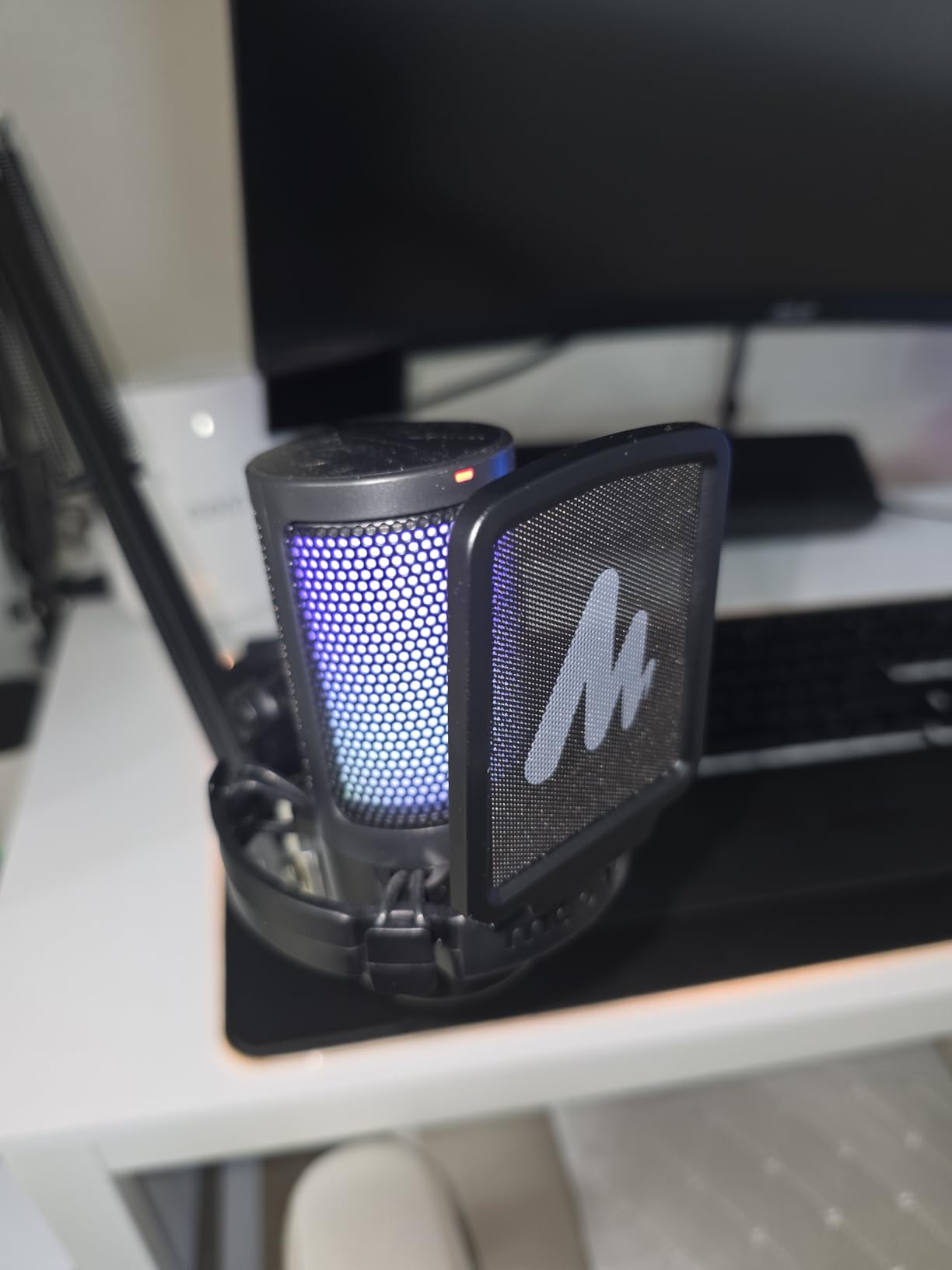 MAONO DGM20S Gaming Microphone for PC with Clear Voice & Noise Reduction | RGB Lighting, Tap-to-mute, Gain Control, Headphone Monitoring and Boom Arm for Discord Gaming, Streaming, Content Creation customer photo 2
