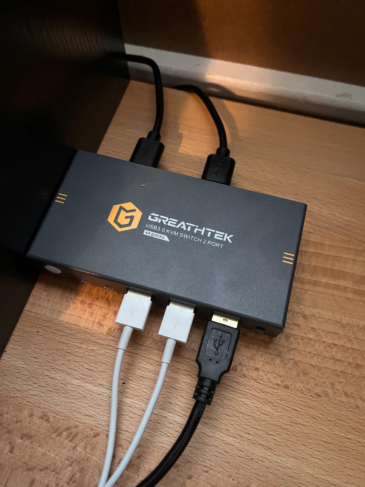 HDMI KVM Switch 1 Monitor 2 Computers 4K@60HZ 2 Port KVM Switcher with 3 USB3.0 Ports customer photo 2