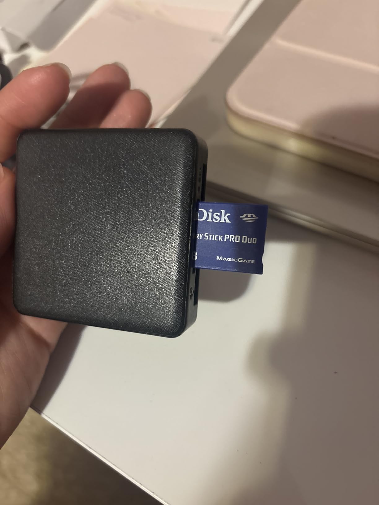 BENFEI SD 4.0 Card Reader, USB-C/USB-A 2-in-1 Memory Card Reader, for SDXC, SDHC, SD, MMC, RS-MMC, Micro SDXC, Micro SD, Micro SDHC Card, UHS-II, and UHS-I Cards customer photo 1