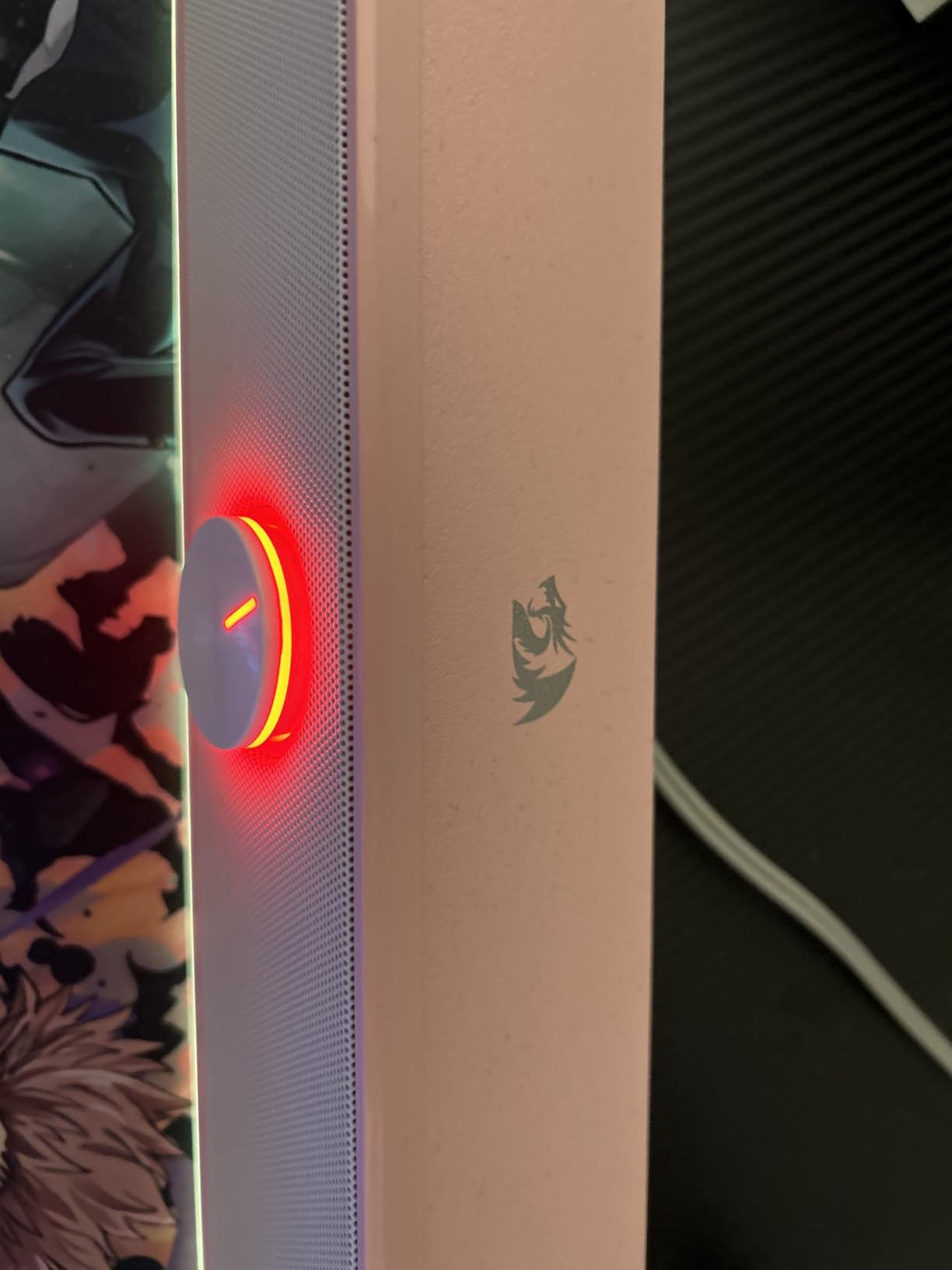 Redragon GS560 RGB Desktop Soundbar, Dynamic Lighting Bar with Audio Sync | 2.0 Stereo Enhanced Audio Quality, Touch-Control Backlit, Volume Knob, Plug & Play USB Powered Computer Speaker customer photo 1