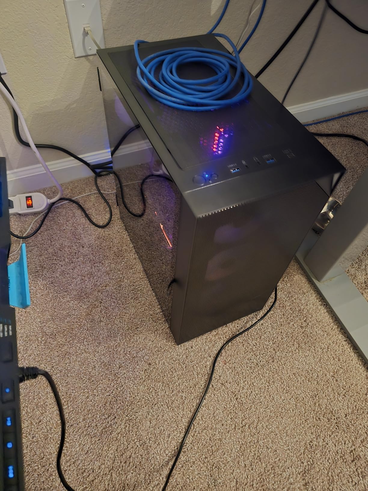 Vetroo White AL800 Mid Tower ATX Gaming PC Computer Case - Tempered Glass, ARGB LED Strip, Pre-Installed Fans customer photo 2